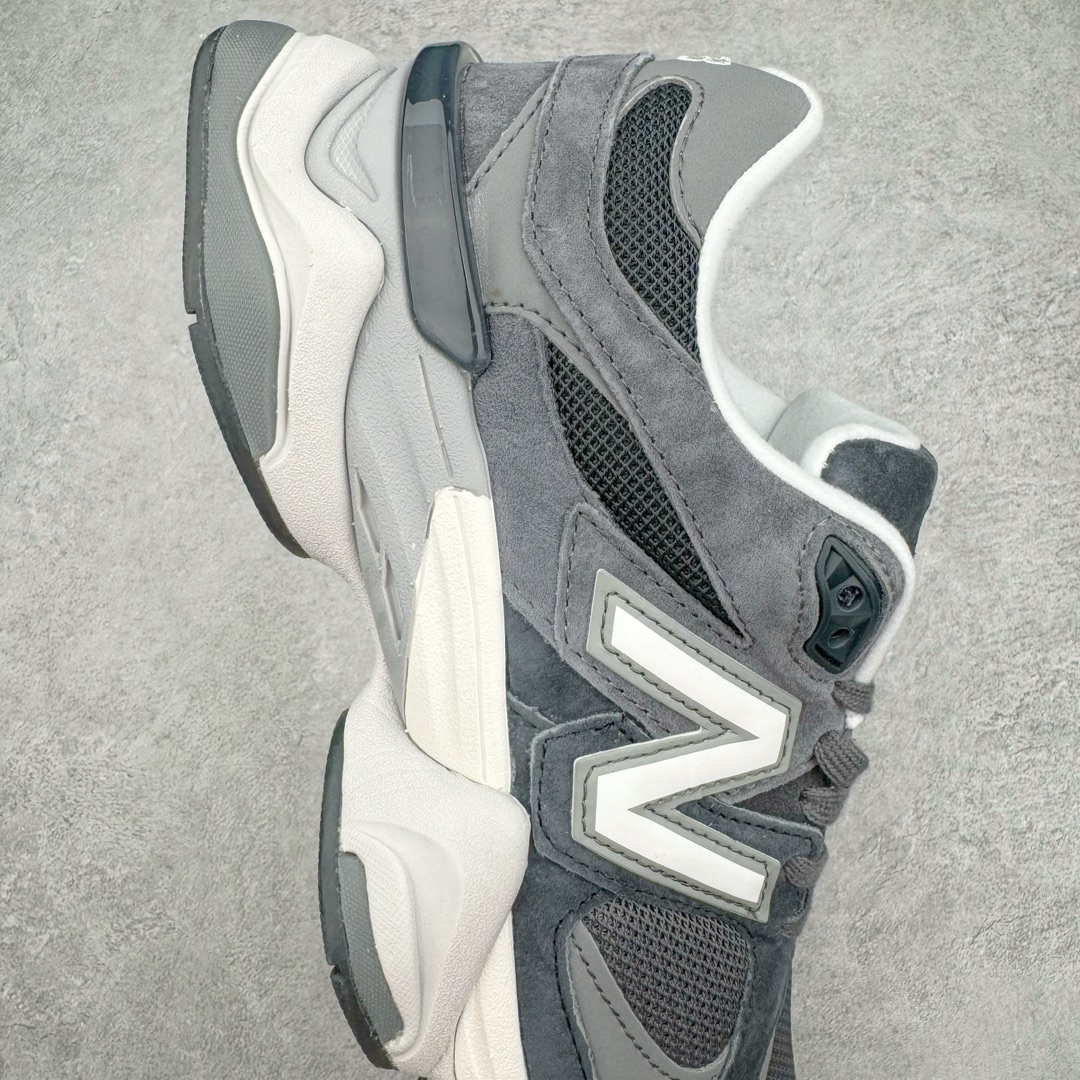 图片[6]-零售💰280 New Balance NB9060 复古运动鞋 新百伦又带来了新鞋型 并且是与芝加哥街头品牌 Joe Freshgoods 的联名款 鞋身主体采用了类似 990 系列的设计风格 与传统复古慢跑鞋区别不大 最大的变化就是鞋底部分 在传统设计的中底外层 增加了多个分区的模块 圆润的线条设计与我们熟悉的 New Balance 风格截然不同 但与同样充满弧形线条的鞋面搭配 看起来毫无违和感 尺码：36-45 编码：Fby2936080-运动鞋