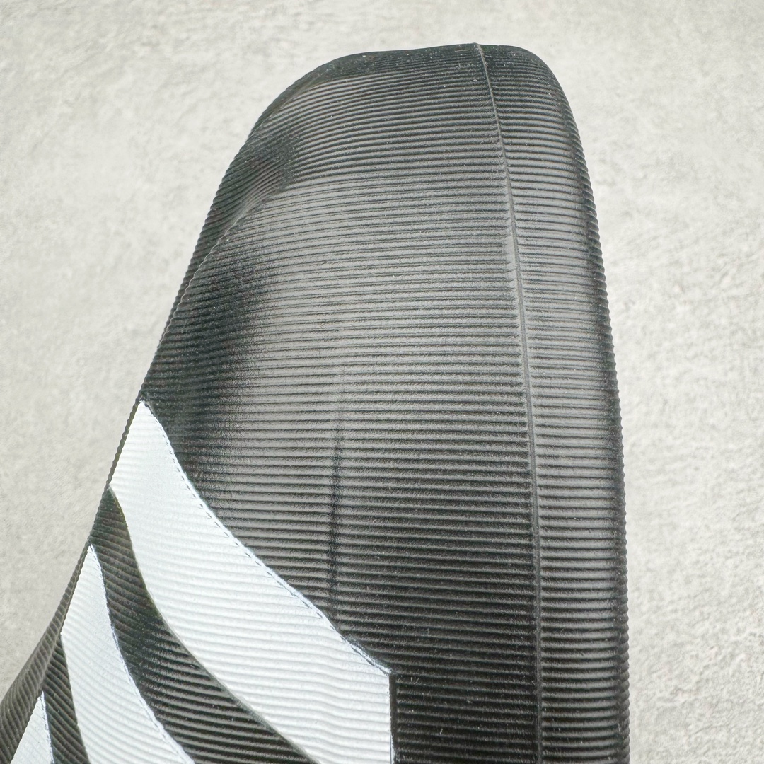 图片[10]-＃LJ渠道版 AD adiFOM Superstar MULE 贝壳头版一脚蹬半拖鸭掌鞋拖鞋 黑白 IG8277 重金购入原鞋及原档案磨具生产指令开发 鞋头部位凹凸有致 横向大面积波浪纹理 后跟Logo 凹凸明显 轮廓分明 描漆定位精准 公整无偏差不溢出 LOGO内侧钢印清晰工整 原厂磨具全鞋无多余毛边 同源公司EVA粒子环保塑料 原厂指令配方 无任何异味 弹性卡色均保持原鞋一致 匠心打造 鞋口弧度大小 鞋面色泽质感同步原鞋 LOGO内侧钢印清晰工整 中底部分带原厂钢印编号 原厂Ortholite欧斯莱鞋垫 区别掉渣海玻璃鞋垫 吸汗防臭的效果无法相提并论 原厂定制原标 同比ZP 符合人体设计 产品基于标志性 Superstar 鞋款轮廓的同时 利用可再生的甘蔗加工物材料制成一体式泡沫鞋身 无鞋带设计更加方便穿脱 点睛之笔在于标志性的三道杠出现在鞋子的两侧 鞋跟贴片上饰有品牌标志性的三叶草压花 偏小一码 尺码：35.5 36 36.5 37 38 38.5 39 40 40.5 41 42 42.5 43 44 44.5 45 46-选品中心