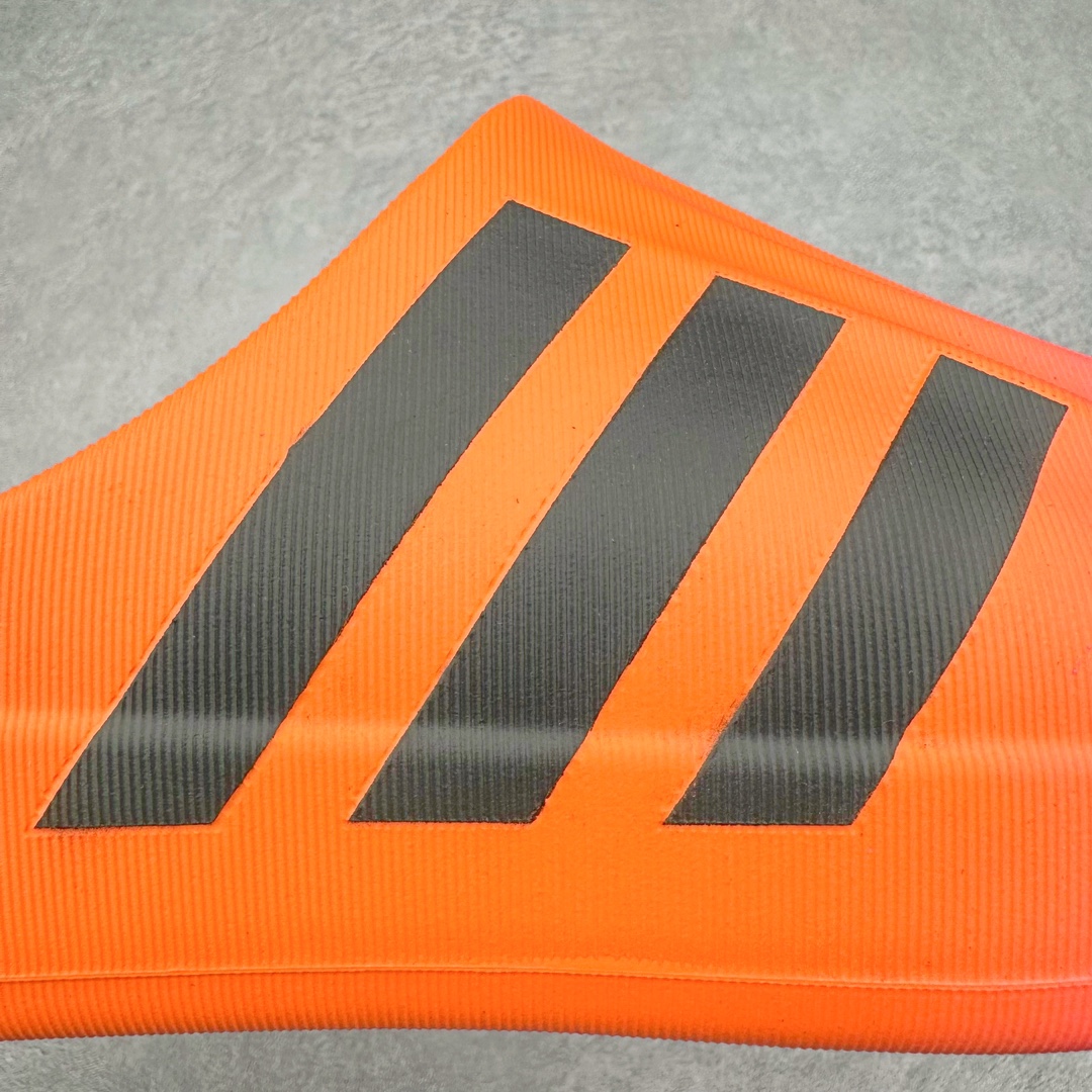 图片[11]-＃LJ渠道版 AD adiFOM Superstar MULE 贝壳头版一脚蹬半拖鸭掌鞋拖鞋 橙色 JP5686 重金购入原鞋及原档案磨具生产指令开发 鞋头部位凹凸有致 横向大面积波浪纹理 后跟Logo 凹凸明显 轮廓分明 描漆定位精准 公整无偏差不溢出 LOGO内侧钢印清晰工整 原厂磨具全鞋无多余毛边 同源公司EVA粒子环保塑料 原厂指令配方 无任何异味 弹性卡色均保持原鞋一致 匠心打造 鞋口弧度大小 鞋面色泽质感同步原鞋 LOGO内侧钢印清晰工整 中底部分带原厂钢印编号 原厂Ortholite欧斯莱鞋垫 区别掉渣海玻璃鞋垫 吸汗防臭的效果无法相提并论 原厂定制原标 同比ZP 符合人体设计 产品基于标志性 Superstar 鞋款轮廓的同时 利用可再生的甘蔗加工物材料制成一体式泡沫鞋身 无鞋带设计更加方便穿脱 点睛之笔在于标志性的三道杠出现在鞋子的两侧 鞋跟贴片上饰有品牌标志性的三叶草压花 偏小一码 尺码：35.5 36 36.5 37 38 38.5 39 40 40.5 41 42 42.5 43 44 44.5 45 46-选品中心