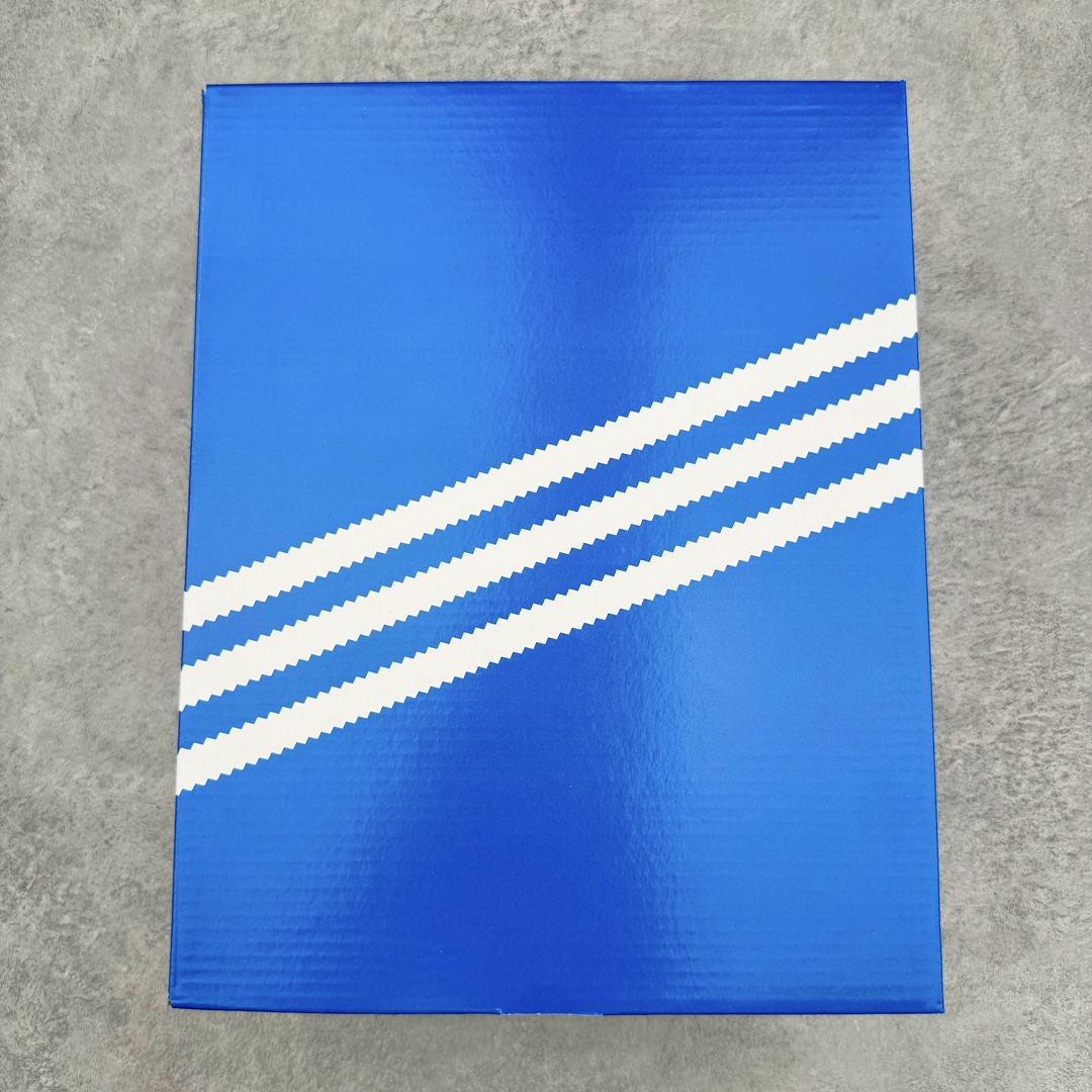 图片[15]-＃LJ渠道版 AD adiFOM Superstar MULE 贝壳头版一脚蹬半拖鸭掌鞋拖鞋 橙色 JP5686 重金购入原鞋及原档案磨具生产指令开发 鞋头部位凹凸有致 横向大面积波浪纹理 后跟Logo 凹凸明显 轮廓分明 描漆定位精准 公整无偏差不溢出 LOGO内侧钢印清晰工整 原厂磨具全鞋无多余毛边 同源公司EVA粒子环保塑料 原厂指令配方 无任何异味 弹性卡色均保持原鞋一致 匠心打造 鞋口弧度大小 鞋面色泽质感同步原鞋 LOGO内侧钢印清晰工整 中底部分带原厂钢印编号 原厂Ortholite欧斯莱鞋垫 区别掉渣海玻璃鞋垫 吸汗防臭的效果无法相提并论 原厂定制原标 同比ZP 符合人体设计 产品基于标志性 Superstar 鞋款轮廓的同时 利用可再生的甘蔗加工物材料制成一体式泡沫鞋身 无鞋带设计更加方便穿脱 点睛之笔在于标志性的三道杠出现在鞋子的两侧 鞋跟贴片上饰有品牌标志性的三叶草压花 偏小一码 尺码：35.5 36 36.5 37 38 38.5 39 40 40.5 41 42 42.5 43 44 44.5 45 46-选品中心