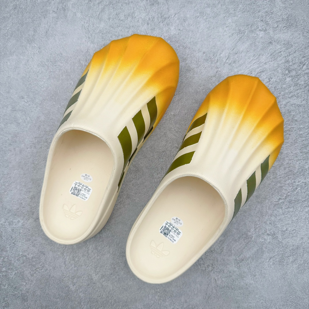 图片[3]-＃LJ渠道版 AD adiFOM Superstar MULE 贝壳头版一脚蹬半拖鸭掌鞋拖鞋 黄白黑 JP5687 重金购入原鞋及原档案磨具生产指令开发 鞋头部位凹凸有致 横向大面积波浪纹理 后跟Logo 凹凸明显 轮廓分明 描漆定位精准 公整无偏差不溢出 LOGO内侧钢印清晰工整 原厂磨具全鞋无多余毛边 同源公司EVA粒子环保塑料 原厂指令配方 无任何异味 弹性卡色均保持原鞋一致 匠心打造 鞋口弧度大小 鞋面色泽质感同步原鞋 LOGO内侧钢印清晰工整 中底部分带原厂钢印编号 原厂Ortholite欧斯莱鞋垫 区别掉渣海玻璃鞋垫 吸汗防臭的效果无法相提并论 原厂定制原标 同比ZP 符合人体设计 产品基于标志性 Superstar 鞋款轮廓的同时 利用可再生的甘蔗加工物材料制成一体式泡沫鞋身 无鞋带设计更加方便穿脱 点睛之笔在于标志性的三道杠出现在鞋子的两侧 鞋跟贴片上饰有品牌标志性的三叶草压花 偏小一码 尺码：35.5 36 36.5 37 38 38.5 39 40 40.5 41 42 42.5 43 44 44.5 45 46-选品中心