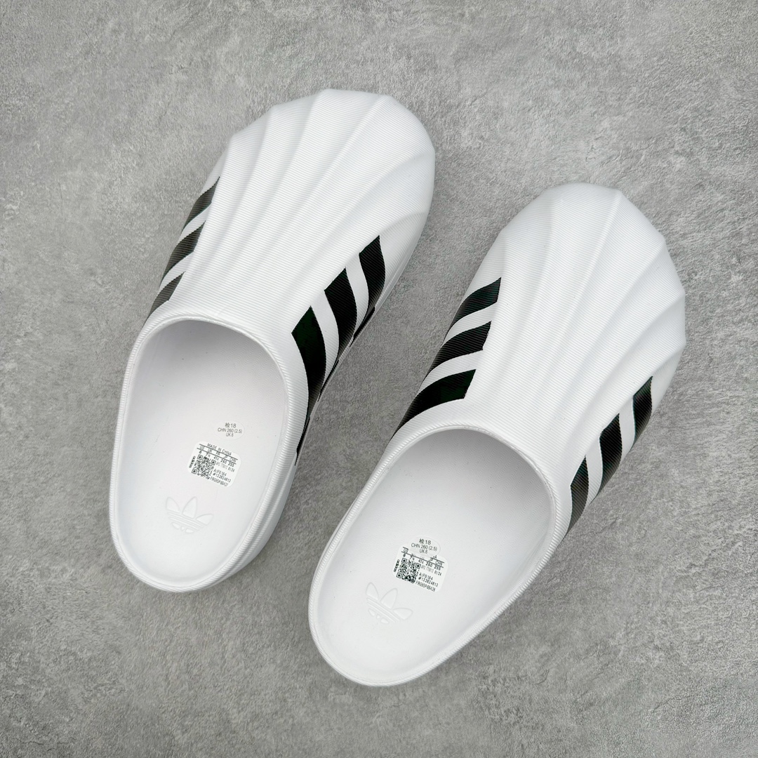 图片[3]-＃LJ渠道版 AD adiFOM Superstar MULE 贝壳头版一脚蹬半拖鸭掌鞋拖鞋 白黑 IF6184 重金购入原鞋及原档案磨具生产指令开发 鞋头部位凹凸有致 横向大面积波浪纹理 后跟Logo 凹凸明显 轮廓分明 描漆定位精准 公整无偏差不溢出 LOGO内侧钢印清晰工整 原厂磨具全鞋无多余毛边 同源公司EVA粒子环保塑料 原厂指令配方 无任何异味 弹性卡色均保持原鞋一致 匠心打造 鞋口弧度大小 鞋面色泽质感同步原鞋 LOGO内侧钢印清晰工整 中底部分带原厂钢印编号 原厂Ortholite欧斯莱鞋垫 区别掉渣海玻璃鞋垫 吸汗防臭的效果无法相提并论 原厂定制原标 同比ZP 符合人体设计 产品基于标志性 Superstar 鞋款轮廓的同时 利用可再生的甘蔗加工物材料制成一体式泡沫鞋身 无鞋带设计更加方便穿脱 点睛之笔在于标志性的三道杠出现在鞋子的两侧 鞋跟贴片上饰有品牌标志性的三叶草压花 偏小一码 尺码：35.5 36 36.5 37 38 38.5 39 40 40.5 41 42 42.5 43 44 44.5 45 46-选品中心