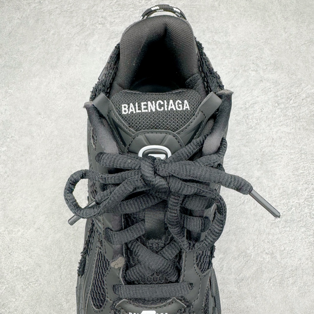 图片[5]-零售💰500 ＃XA BALENCIAGA Runner Sneaker 巴黎世家七代慢跑系列低帮复古野跑潮流运动鞋老爹鞋 尼龙和网布材质 磨损效果 鞋头边缘印有尺码 背面浮印尺码 外侧印有跑者徽标 鞋舌刺绣 Balenciaga 品牌标识 鞋跟背面 Balenciaga品牌标识 材质采用65%聚氨酯、35%聚酯纤维 全新 Runner 鞋型轮廓借鉴于 2000 年初的复古线条 搭载大网眼面料制成鞋面基础，由粉色、白色尼龍与橡胶质地覆盖鞋面诠释线条感 当中透过几道手缝线与折损痕更是精准的掌握历经时间淬炼的破旧痕迹 延续其手法至鞋领、鞋跟、鞋带、中底等部分均饰有破损及脏污之貌 尤其是鞋领处与鞋带孔眼条更是采用不规则做旧技术将内容物泡棉随机露出 尺码：35 36 37 38 39 40 41 42 43 44 45 46 编码：by5936000-运动鞋