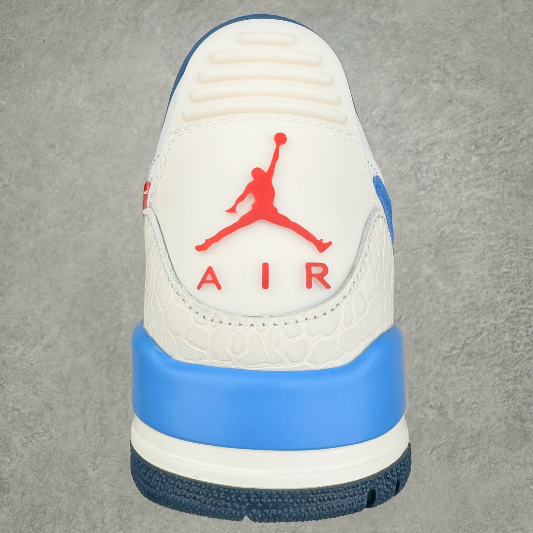 图片[8]-零售💰290 ＃KZ神版 Air Jordan Legacy AJ312 Low 低帮复古篮球鞋 白蓝红 HM3709-141 市场最强独一档产物 全套原纸板楦头开发 原厂大底磨具加持立体防滑纹理 原档数据后跟TPU子母扣魔术贴 原装可视Air Sole气垫 原汁原味最完美的312代版型 唯一正确鞋头趴度弧度高度鞋身腰线 进口港宝加持 后跟自然饱满 全鞋荧光划线卡点 追求极致完美 每一双都是工艺品 多重QC质检 超越公司货的品控标准 实实在在的免检产品 鞋身采用了皮革材质打造 横跨鞋面的魔术贴十分吸睛 侧面的Swoosh Logo的一部分被鞋面遮挡了一部分 颇具玩味 魔术贴上标有NK标识 而鞋舌上是Jordan的经典红色飞翼Logo 后跟和鞋底均采用了AJ3的设计 后跟上同样也使用了经典的爆裂纹图案 SIZE：36 36.5 37.5 38 38.5 39 40 40.5 41 42 42.5 43 44 44.5 45 46 47.5 编码：by2936090-运动鞋