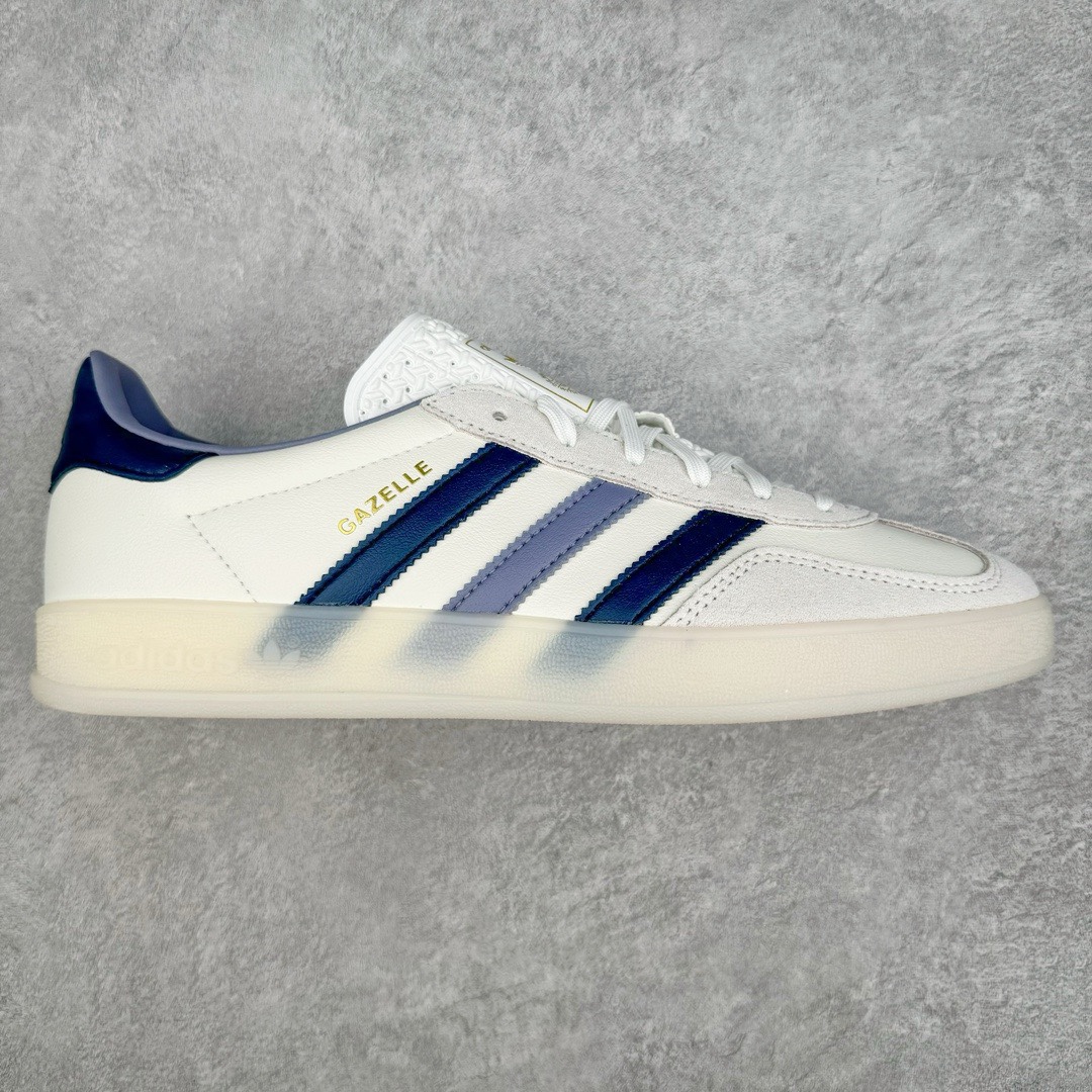 图片[4]-＃CS纯原 AD Original Gazelle Indoor Trainers 瞪羚室内鞋系列低帮复古百搭休闲运动德训风板鞋 高端零售特供批次 原厂定制长毛翻毛皮组合环保纤维革鞋面材质 内置环保海玻璃鞋垫 外置RB橡胶大底 产品品控稳定性领先行业 原厂全套原楦原纸板冲刀磨具开发 原厂皮料加持 原厂港宝加持定型后跟R度完美 将复古进行到底 简约流畅 三十年不变经典 这款Gazelle运动鞋 无论面料、配色、质感或设计 都只在重现其1991年原款的经典 皮革鞋面 撞色三条纹和鞋跟标的设计 力求呈现90年代的经典复古风潮 Samba火热的同时 也带动了其它的复古鞋型 Gazelle便是其中一只 Gazelle Indoor拥有包边更宽的T字型鞋头 更好的保护运动员的前掌 浓浓的复古氛围感 非常适合现在流行的Cleanfit风格 尺码：35.5 36 36.5 37.5 38 38.5 39 40 40.5 41 42 42.5 43 44 44.5 45 46-选品中心