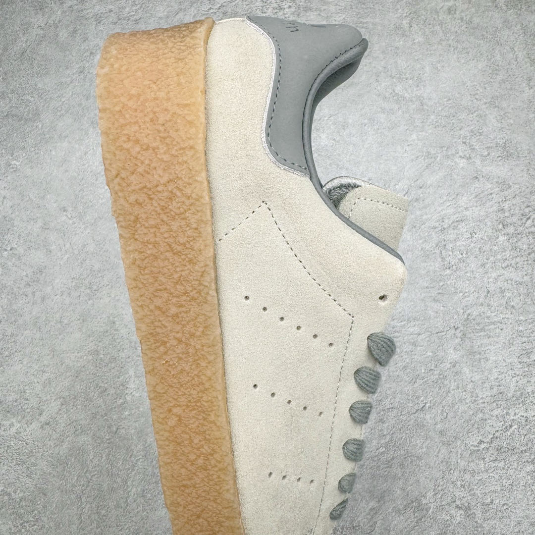 图片[6]-零售💰210 AD Originals StanSmith 史密斯绒面运动板鞋 平台爆款订单 Stan Smith Crepe 对 1965 年诞生的款式进行了别样演绎 鞋面采用柔软的棕褐色绒面革材料 鞋侧的穿孔形成了标志性三条纹 后跟贴片带有 “Stan Smith“ 字样 柔软的绒面革鞋面和绉胶外底为这款多功能鞋带来干净 优质的感觉 利落的剪裁 棕色外底完善了这款鞋的精致和多功能设计 柔软的麂皮鞋面 生胶外底和极简的配色 透露出简洁 高级的质感 尺码：36 36.5 37 38 38.5 39 40 40.5 41 42 42.5 43 44 44.5 45 编码：Aby2936010-运动鞋