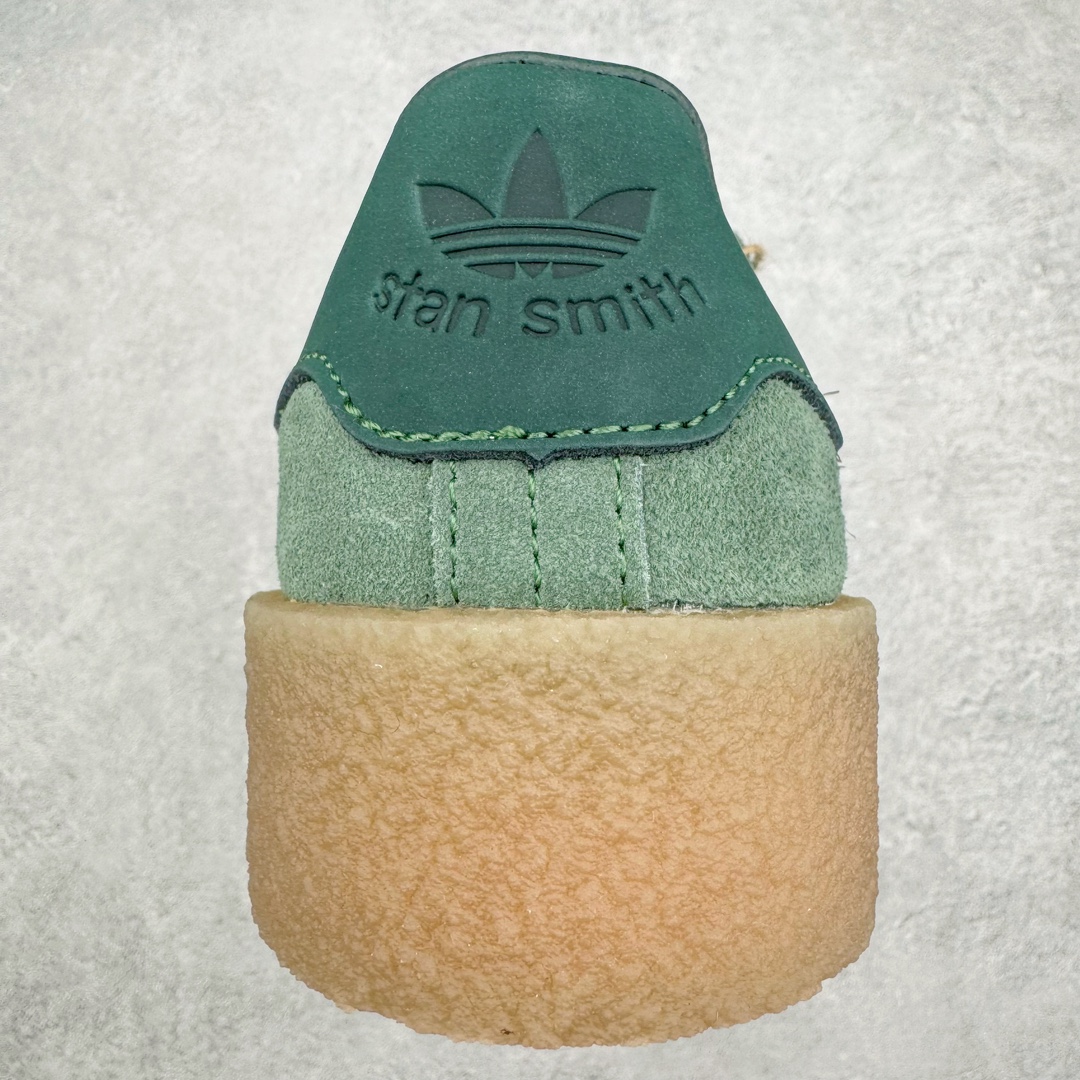 图片[8]-零售💰210 AD Originals StanSmith 史密斯绒面运动板鞋 平台爆款订单 Stan Smith Crepe 对 1965 年诞生的款式进行了别样演绎 鞋面采用柔软的棕褐色绒面革材料 鞋侧的穿孔形成了标志性三条纹 后跟贴片带有 “Stan Smith“ 字样 柔软的绒面革鞋面和绉胶外底为这款多功能鞋带来干净 优质的感觉 利落的剪裁 棕色外底完善了这款鞋的精致和多功能设计 柔软的麂皮鞋面 生胶外底和极简的配色 透露出简洁 高级的质感 尺码：36 36.5 37 38 38.5 39 40 40.5 41 42 42.5 43 44 44.5 45 编码：Aby2936010-运动鞋