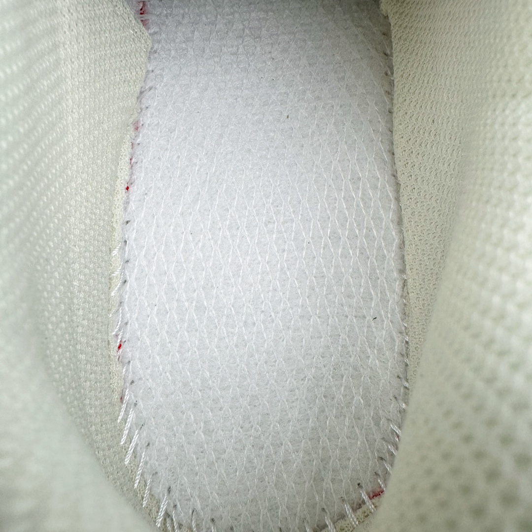 图片[14]-＃纯原福利 NB新百伦 New Balance M1906R 系列复古老爹风休闲运动慢跑鞋 采用轻质牛剖革拼接透气网眼衬垫织物鞋面材质 T-Beam大底提供足步弓支撑 保持步态稳定 后跟搭载外露缓震胶 鞋身整体以各种深浅不一的灰色覆盖 鞋头以淡蓝色调装饰 网眼衬垫通过不规律的色块实现做旧的美感 泛黄的鞋底更是进一步增添了复古气息 尺码：36 37 37.5 38 38.5 39.5 40 40.5 41.5 42 42.5 43 44 44.5 45-选品中心