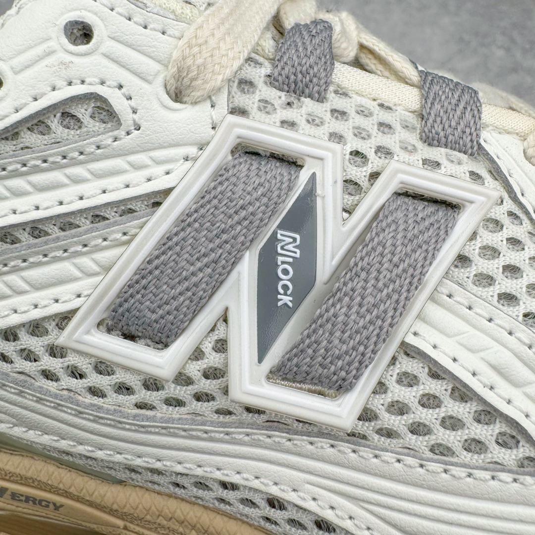 图片[10]-＃纯原福利 NB新百伦 New Balance M1906R 系列复古老爹风休闲运动慢跑鞋 采用轻质牛剖革拼接透气网眼衬垫织物鞋面材质 T-Beam大底提供足步弓支撑 保持步态稳定 后跟搭载外露缓震胶 鞋身整体以各种深浅不一的灰色覆盖 鞋头以淡蓝色调装饰 网眼衬垫通过不规律的色块实现做旧的美感 泛黄的鞋底更是进一步增添了复古气息 尺码：36 37 37.5 38 38.5 39.5 40 40.5 41.5 42 42.5 43 44 44.5 45-选品中心