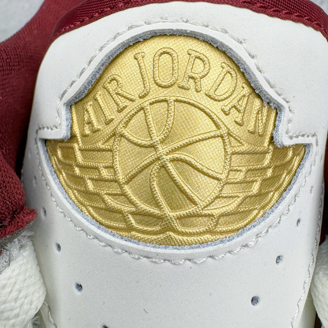 图片[12]-零售💰320 Air Jordan 2 Low Retro\”Year of the Dragon\”迈克尔·乔丹AJ2代系列低帮复古休闲运动文化篮球鞋 FJ5736-100 甲辰龙年，出彩开年。设计灵感源自中国十二生肖中唯一一种带有神话色彩的动物，以节日配色结合金色细节彰显优雅格调。此鞋款仅发售 2024 双，每双球鞋的鞋舌上都自带独特编号。此外，每双鞋都随附一个红包，内含寓示好运连连的 Jumpman Logo吊饰。别忘了解锁这个隐藏彩蛋！尺码：36 36.5 37.5 38 38 38.5 39 40 40.5 41 42 42.5 43 44 44.5 45 46 编码：Bby3936020-运动鞋