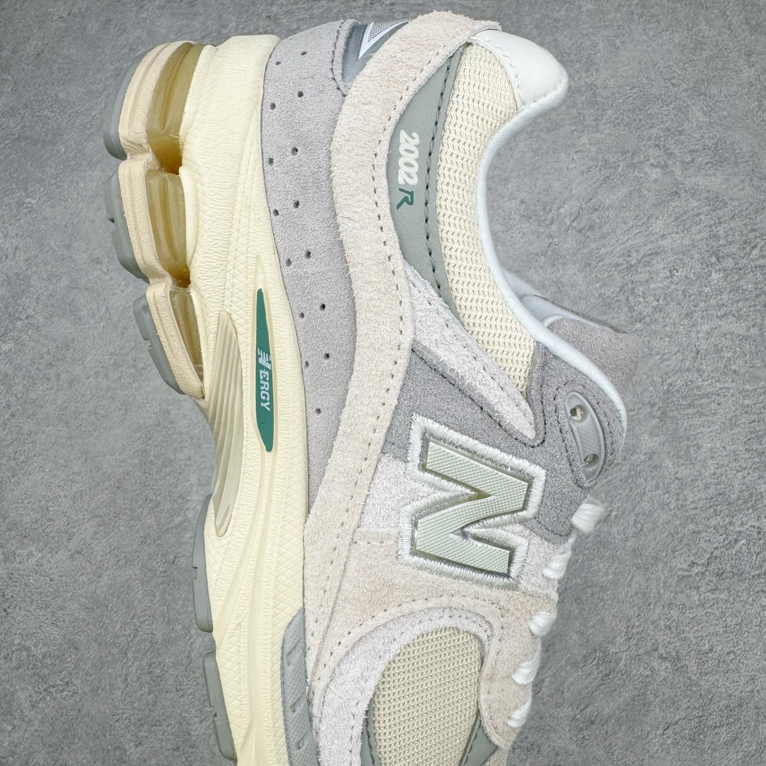 图片[6]-零售💰250 New Balance 2002R NB2002 男女休闲慢跑鞋 必备的时髦单品之一 最新出的2002R系列 这款延续了经典科技 升级版N-ERGY缓震物料机能与材质上脚太舒适了 鞋面的柔软麂皮搭配尼龙网布 特别透气而且还复古感 不管是搭配牛仔裤还工装裤都是百搭！小红书众多博主上脚推荐！尺码：36 36.5 37.5 38 38.5 39.5 40 40.5 41 42 42.5 43 44 45 编码：Fby2936050-运动鞋