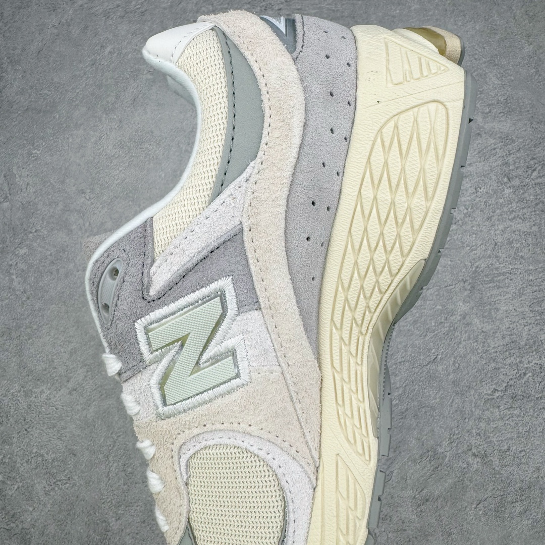 图片[7]-零售💰250 New Balance 2002R NB2002 男女休闲慢跑鞋 必备的时髦单品之一 最新出的2002R系列 这款延续了经典科技 升级版N-ERGY缓震物料机能与材质上脚太舒适了 鞋面的柔软麂皮搭配尼龙网布 特别透气而且还复古感 不管是搭配牛仔裤还工装裤都是百搭！小红书众多博主上脚推荐！尺码：36 36.5 37.5 38 38.5 39.5 40 40.5 41 42 42.5 43 44 45 编码：Fby2936050-运动鞋