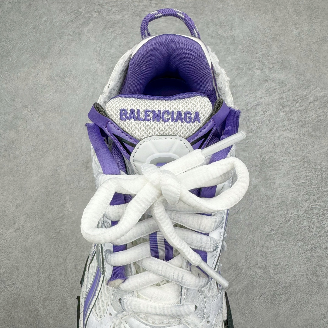 图片[5]-零售💰500 ＃XA BALENCIAGA Runner Sneaker 巴黎世家七代慢跑系列低帮复古野跑潮流运动鞋老爹鞋 尼龙和网布材质 磨损效果 鞋头边缘印有尺码 背面浮印尺码 外侧印有跑者徽标 鞋舌刺绣 Balenciaga 品牌标识 鞋跟背面 Balenciaga品牌标识 材质采用65%聚氨酯、35%聚酯纤维 全新 Runner 鞋型轮廓借鉴于 2000 年初的复古线条 搭载大网眼面料制成鞋面基础，由粉色、白色尼龍与橡胶质地覆盖鞋面诠释线条感 当中透过几道手缝线与折损痕更是精准的掌握历经时间淬炼的破旧痕迹 延续其手法至鞋领、鞋跟、鞋带、中底等部分均饰有破损及脏污之貌 尤其是鞋领处与鞋带孔眼条更是采用不规则做旧技术将内容物泡棉随机露出 尺码：35 36 37 38 39 40 41 42 43 44 45 46 编码：by5936000-运动鞋