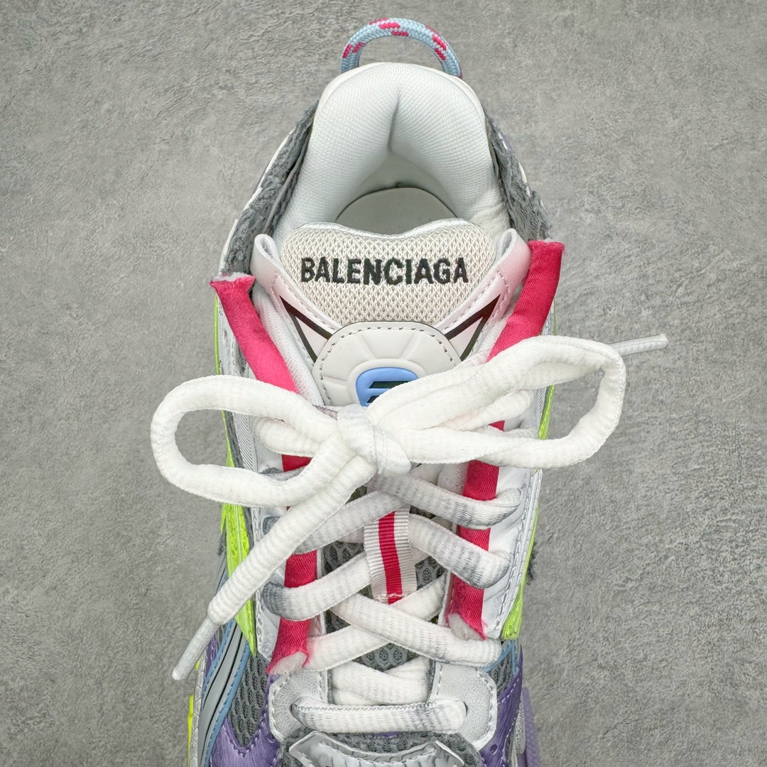 图片[5]-零售💰500 ＃XA BALENCIAGA Runner Sneaker 巴黎世家七代慢跑系列低帮复古野跑潮流运动鞋老爹鞋 尼龙和网布材质 磨损效果 鞋头边缘印有尺码 背面浮印尺码 外侧印有跑者徽标 鞋舌刺绣 Balenciaga 品牌标识 鞋跟背面 Balenciaga品牌标识 材质采用65%聚氨酯、35%聚酯纤维 全新 Runner 鞋型轮廓借鉴于 2000 年初的复古线条 搭载大网眼面料制成鞋面基础，由粉色、白色尼龍与橡胶质地覆盖鞋面诠释线条感 当中透过几道手缝线与折损痕更是精准的掌握历经时间淬炼的破旧痕迹 延续其手法至鞋领、鞋跟、鞋带、中底等部分均饰有破损及脏污之貌 尤其是鞋领处与鞋带孔眼条更是采用不规则做旧技术将内容物泡棉随机露出 尺码：35 36 37 38 39 40 41 42 43 44 45 46 编码：by5936000-运动鞋