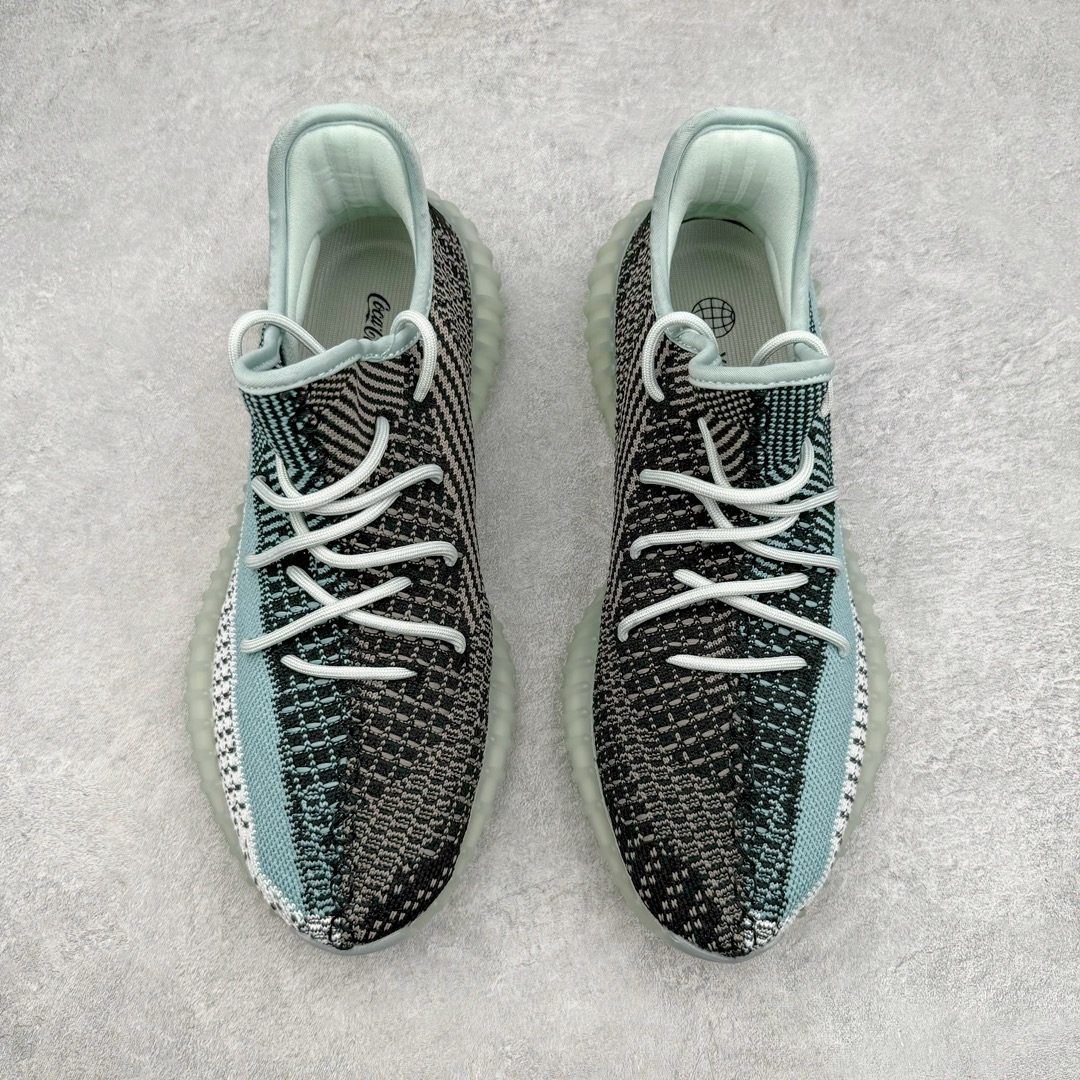 图片[2]-零售💰230 Yeezy Boost 350 V2 系列得物定制球鞋 涂鸦配色 全套原楦 原纸版 原鞋开模完美打造 采用辰元飞织鱼丝网原厂面 非进口机台 大底原厂半透明RB巴斯夫满钉大底  原厂东莞百宏3M反光鞋带 质感一致 原厂鑫成新粉原鞋垫 LOGO胶浆印花 钛金针与高士马克线针车精工打造 一切遵循原厂指令单采购同源原材 采购全套原厂进口材料 SIZE：36 36.5 37 38 38.5 39 40 40.5 41 42 42.5 43 44 44.5 45 46 47 编码：Nby2936030-运动鞋