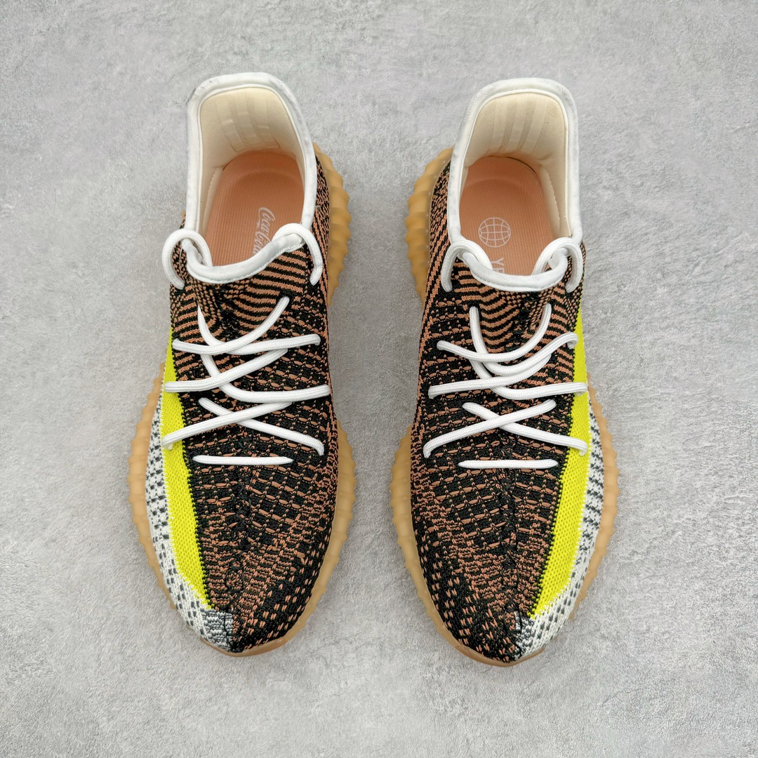 图片[2]-零售💰230 Yeezy Boost 350 V2 系列得物定制球鞋 涂鸦配色 全套原楦 原纸版 原鞋开模完美打造 采用辰元飞织鱼丝网原厂面 非进口机台 大底原厂半透明RB巴斯夫满钉大底  原厂东莞百宏3M反光鞋带 质感一致 原厂鑫成新粉原鞋垫 LOGO胶浆印花 钛金针与高士马克线针车精工打造 一切遵循原厂指令单采购同源原材 采购全套原厂进口材料 SIZE：36 36.5 37 38 38.5 39 40 40.5 41 42 42.5 43 44 44.5 45 46 47 编码：Nby2936030-运动鞋