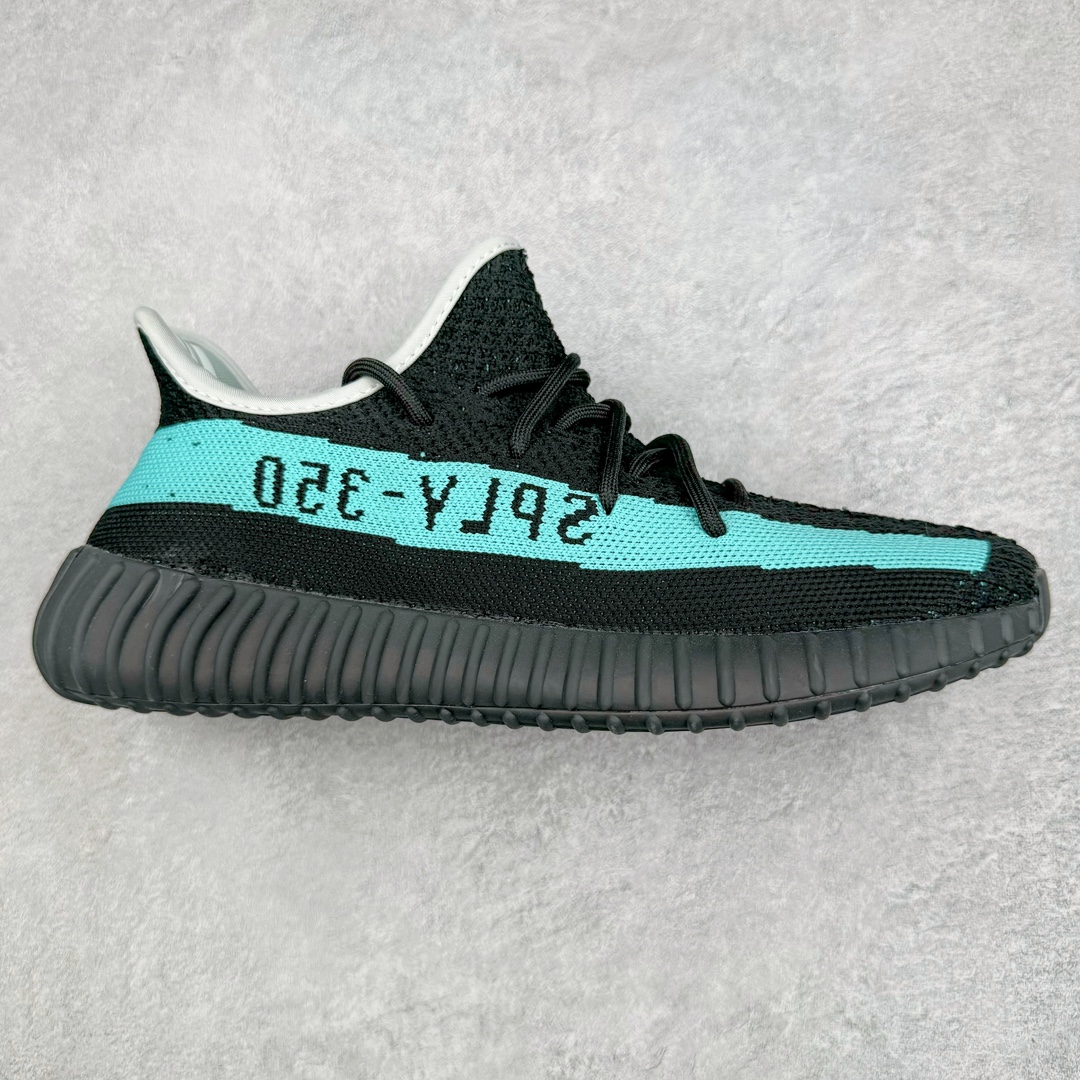 零售💰230 Yeezy Boost 350 V2 系列得物定制球鞋 涂鸦配色 全套原楦 原纸版 原鞋开模完美打造 采用辰元飞织鱼丝网原厂面 非进口机台 大底原厂半透明RB巴斯夫满钉大底  原厂东莞百宏3M反光鞋带 质感一致 原厂鑫成新粉原鞋垫 LOGO胶浆印花 钛金针与高士马克线针车精工打造 一切遵循原厂指令单采购同源原材 采购全套原厂进口材料 SIZE：36 36.5 37 38 38.5 39 40 40.5 41 42 42.5 43 44 44.5 45 46 47 编码：Nby2936030-运动鞋