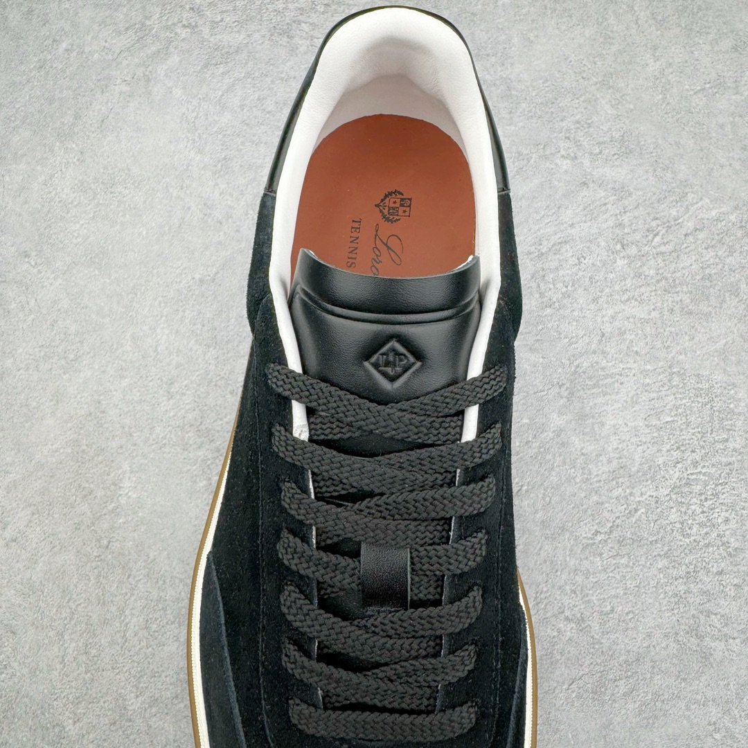 图片[5]-零售💰450 意大利顶级奢侈品牌·诺悠翩雅/Loro Piana Tennis Walk Low 生活系列低帮复古百搭德训风休闲运动板鞋 这款新款绒面革网球鞋采用超低帮设计 适合全年穿着 并具有防水性能 包边鞋底营造轻松迷人的色彩组合 将功能性与低调个性风格和谐融合 打造都市着装的理想鞋履选择 鞋跟处饰以Kummel色嵌片 柔软小牛皮鞋舌 压印LP徽标 棉质鞋带 材质：鞋面：牛剖层绒面革 鞋底：橡胶 衬里：牛皮革 尺码：40-44 编码：Fby4936050-运动鞋