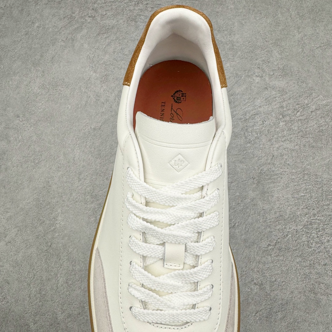 图片[5]-零售💰450 意大利顶级奢侈品牌·诺悠翩雅/Loro Piana Tennis Walk Low 生活系列低帮复古百搭德训风休闲运动板鞋 这款新款绒面革网球鞋采用超低帮设计 适合全年穿着 并具有防水性能 包边鞋底营造轻松迷人的色彩组合 将功能性与低调个性风格和谐融合 打造都市着装的理想鞋履选择 鞋跟处饰以Kummel色嵌片 柔软小牛皮鞋舌 压印LP徽标 棉质鞋带 材质：鞋面：牛剖层绒面革 鞋底：橡胶 衬里：牛皮革 尺码：40-44 编码：Fby4936050-运动鞋