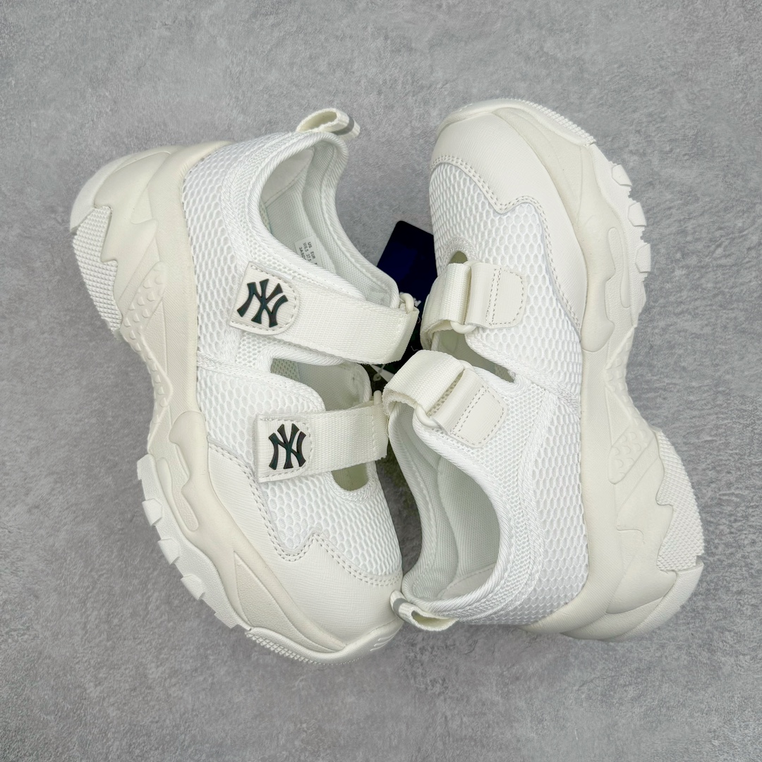 图片[3]-零售💰230 NY美国榄球洋基队New York Yankees x MLB Big Ball Chunky Mask Sandal 系列厚底老爹风魔术贴镂空休闲运动慢凉鞋鞋 MLB以150多年传统的美国职业棒球大联盟为创作蓝本，韩流大热CHUCKY鞋款作基调，特意采用6cm加厚鞋底，并注入多个MLB独有的美式棒球文化的细节设计，打造出时尚外观，尽显独特而强烈的时尚格调。　MLB重新演译美国职业棒球大联盟中的术语「BIG BALL」，特意保留MLB标志性的NY Yankee、LA Dodgers、Boston Red Sox等多队知名棒球队Logo，以「Mega Logo」的形式展现在鞋面设计上。MLB老爹鞋具有耐用的柔软鞋面和厚实的弹性鞋垫，提供舒适的抓地力。与传统的老爹鞋不同，它看起来感觉很重，其实很舒适轻巧。采用的6cm高的鞋垫，也具有长腿效果。尺码：35 36 36.5 37.5 38 38.5 39 40 40.5 41 42 42.5 43 44 44.5 45 编码：Fby2936030-运动鞋