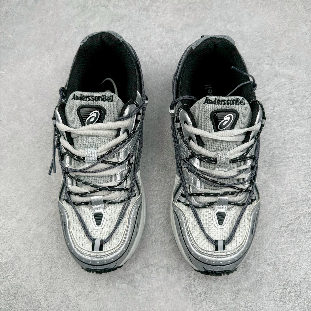 图片[2]-Anderssonbell X Asics GEL-1090 亚瑟士联名款复古绑带机能跑鞋 鞋身设计选用优质材料制成鞋面 为其增添舒适脚感 中底采用了更为柔软的材料 脚感舒适 橡胶鞋底上带有防滑纹路设计 提升耐磨性与防滑性 带有亮丽外观设计与出众脚感的GEL-1090于2020年再度回归 设计延续21世纪初跑鞋特有的未来感和前卫造型 货号： 1203A115-006NCC 尺码：36 37 37.5 38 39 39.5 40.5 41.5 42 42.5 43.5 44.5 45-选品中心