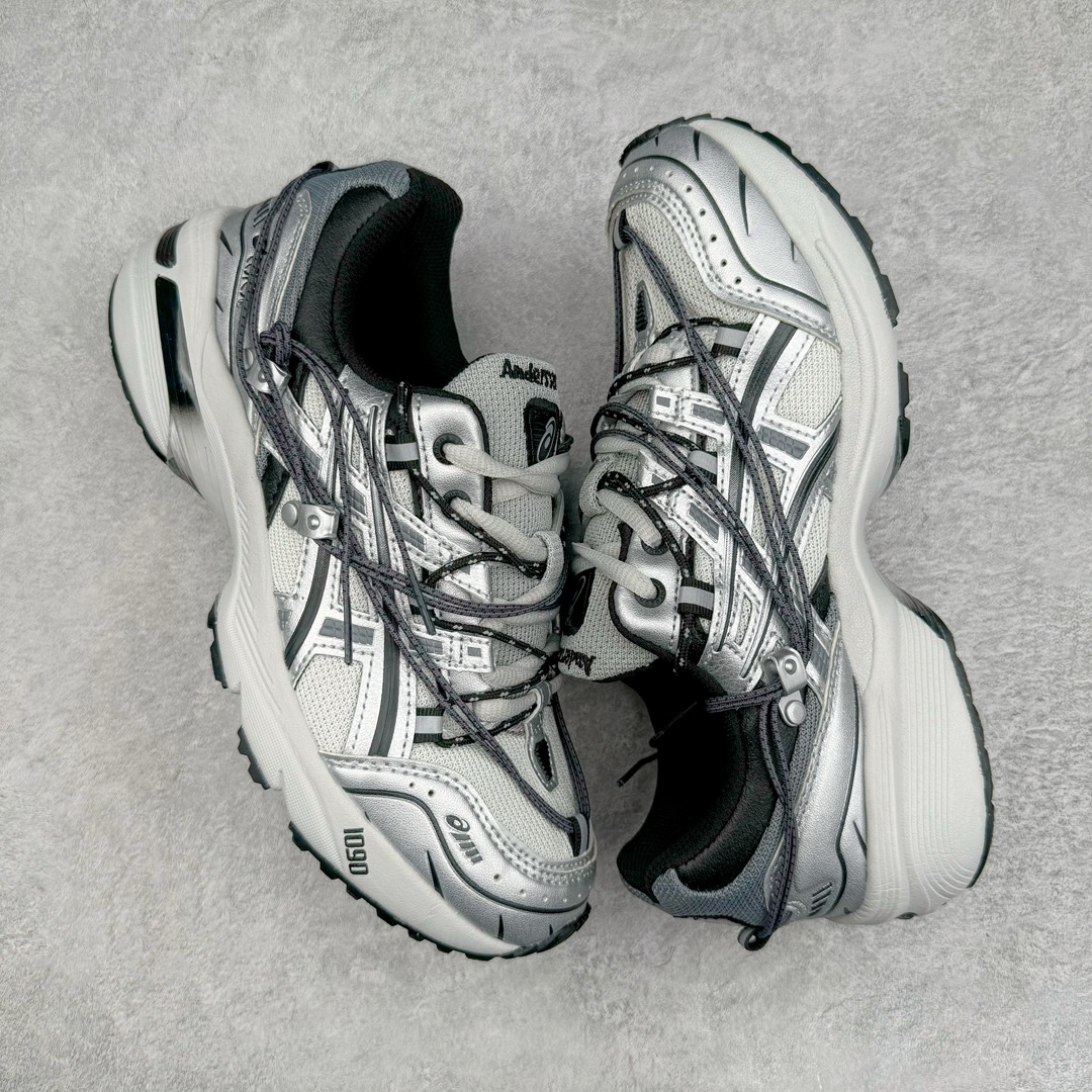 图片[3]-Anderssonbell X Asics GEL-1090 亚瑟士联名款复古绑带机能跑鞋 鞋身设计选用优质材料制成鞋面 为其增添舒适脚感 中底采用了更为柔软的材料 脚感舒适 橡胶鞋底上带有防滑纹路设计 提升耐磨性与防滑性 带有亮丽外观设计与出众脚感的GEL-1090于2020年再度回归 设计延续21世纪初跑鞋特有的未来感和前卫造型 货号： 1203A115-006NCC 尺码：36 37 37.5 38 39 39.5 40.5 41.5 42 42.5 43.5 44.5 45-选品中心