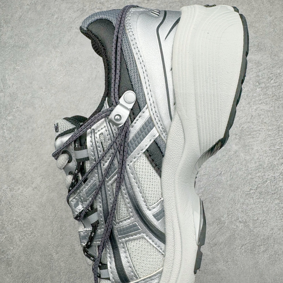 图片[7]-Anderssonbell X Asics GEL-1090 亚瑟士联名款复古绑带机能跑鞋 鞋身设计选用优质材料制成鞋面 为其增添舒适脚感 中底采用了更为柔软的材料 脚感舒适 橡胶鞋底上带有防滑纹路设计 提升耐磨性与防滑性 带有亮丽外观设计与出众脚感的GEL-1090于2020年再度回归 设计延续21世纪初跑鞋特有的未来感和前卫造型 货号： 1203A115-006NCC 尺码：36 37 37.5 38 39 39.5 40.5 41.5 42 42.5 43.5 44.5 45-选品中心