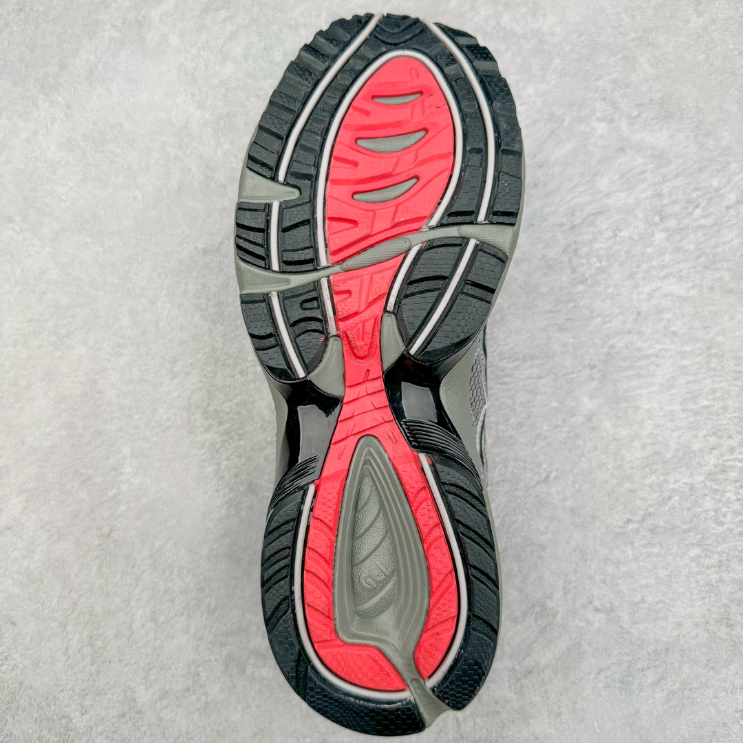 图片[9]-＃福利特价 ASICS Tiger GEL-1090V2 系列亚瑟士低帮户外风休闲运动跑步鞋 早在 2019 年 ASICS 就推出了流行的 2004 GEL-1090 的新版本 该产品因其复古外观和舒适的造型而被推向现代街头服饰 现在ASICS 以时下流行的运动美学改造鞋款 以对跑步者的新诠释打造全新 GEL-1090 v2 在新版本中 ASICS 专注于日常衣橱的采用 将优质绒面革和柔软皮革的毛绒组合拼凑在运动鞋的覆盖层上 以柔和的配色为重点，新运动鞋的改良美学为 2019 年发布的 GEL-1090 的金属色调提供了一种简约的选择 然而 它曾经受到运动员广泛喜爱的流线型轮廓在新型号中保持不变 将舒适性和多功能性保持在设计的核心 这款运动鞋还保留了网眼鞋身 确保透气性 圆形鞋带确保贴合 在原版的新进展中 该品牌使用 GEL 系列的最新技术开发更新了运动鞋的外观 简约之选 新运动鞋的改良美学 尺码：36 37 37.5 38 39 39.5 40 40.5 41.5 42 42.5 43.5 44 44.5 45-选品中心