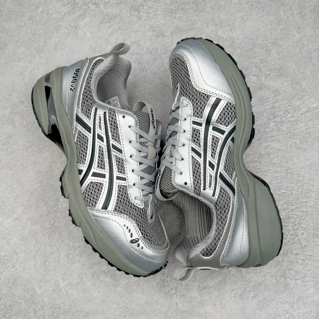 图片[3]-＃福利特价 ASICS Tiger GEL-1090V2 系列亚瑟士低帮户外风休闲运动跑步鞋 早在 2019 年 ASICS 就推出了流行的 2004 GEL-1090 的新版本 该产品因其复古外观和舒适的造型而被推向现代街头服饰 现在ASICS 以时下流行的运动美学改造鞋款 以对跑步者的新诠释打造全新 GEL-1090 v2 在新版本中 ASICS 专注于日常衣橱的采用 将优质绒面革和柔软皮革的毛绒组合拼凑在运动鞋的覆盖层上 以柔和的配色为重点，新运动鞋的改良美学为 2019 年发布的 GEL-1090 的金属色调提供了一种简约的选择 然而 它曾经受到运动员广泛喜爱的流线型轮廓在新型号中保持不变 将舒适性和多功能性保持在设计的核心 这款运动鞋还保留了网眼鞋身 确保透气性 圆形鞋带确保贴合 在原版的新进展中 该品牌使用 GEL 系列的最新技术开发更新了运动鞋的外观 简约之选 新运动鞋的改良美学 尺码：36 37 37.5 38 39 39.5 40 40.5 41.5 42 42.5 43.5 44 44.5 45-选品中心