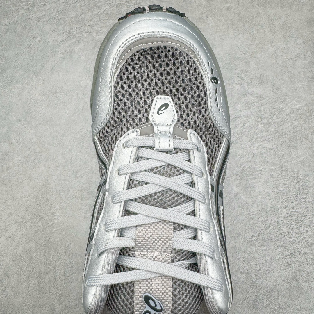 图片[4]-＃福利特价 ASICS Tiger GEL-1090V2 系列亚瑟士低帮户外风休闲运动跑步鞋 早在 2019 年 ASICS 就推出了流行的 2004 GEL-1090 的新版本 该产品因其复古外观和舒适的造型而被推向现代街头服饰 现在ASICS 以时下流行的运动美学改造鞋款 以对跑步者的新诠释打造全新 GEL-1090 v2 在新版本中 ASICS 专注于日常衣橱的采用 将优质绒面革和柔软皮革的毛绒组合拼凑在运动鞋的覆盖层上 以柔和的配色为重点，新运动鞋的改良美学为 2019 年发布的 GEL-1090 的金属色调提供了一种简约的选择 然而 它曾经受到运动员广泛喜爱的流线型轮廓在新型号中保持不变 将舒适性和多功能性保持在设计的核心 这款运动鞋还保留了网眼鞋身 确保透气性 圆形鞋带确保贴合 在原版的新进展中 该品牌使用 GEL 系列的最新技术开发更新了运动鞋的外观 简约之选 新运动鞋的改良美学 尺码：36 37 37.5 38 39 39.5 40 40.5 41.5 42 42.5 43.5 44 44.5 45-选品中心