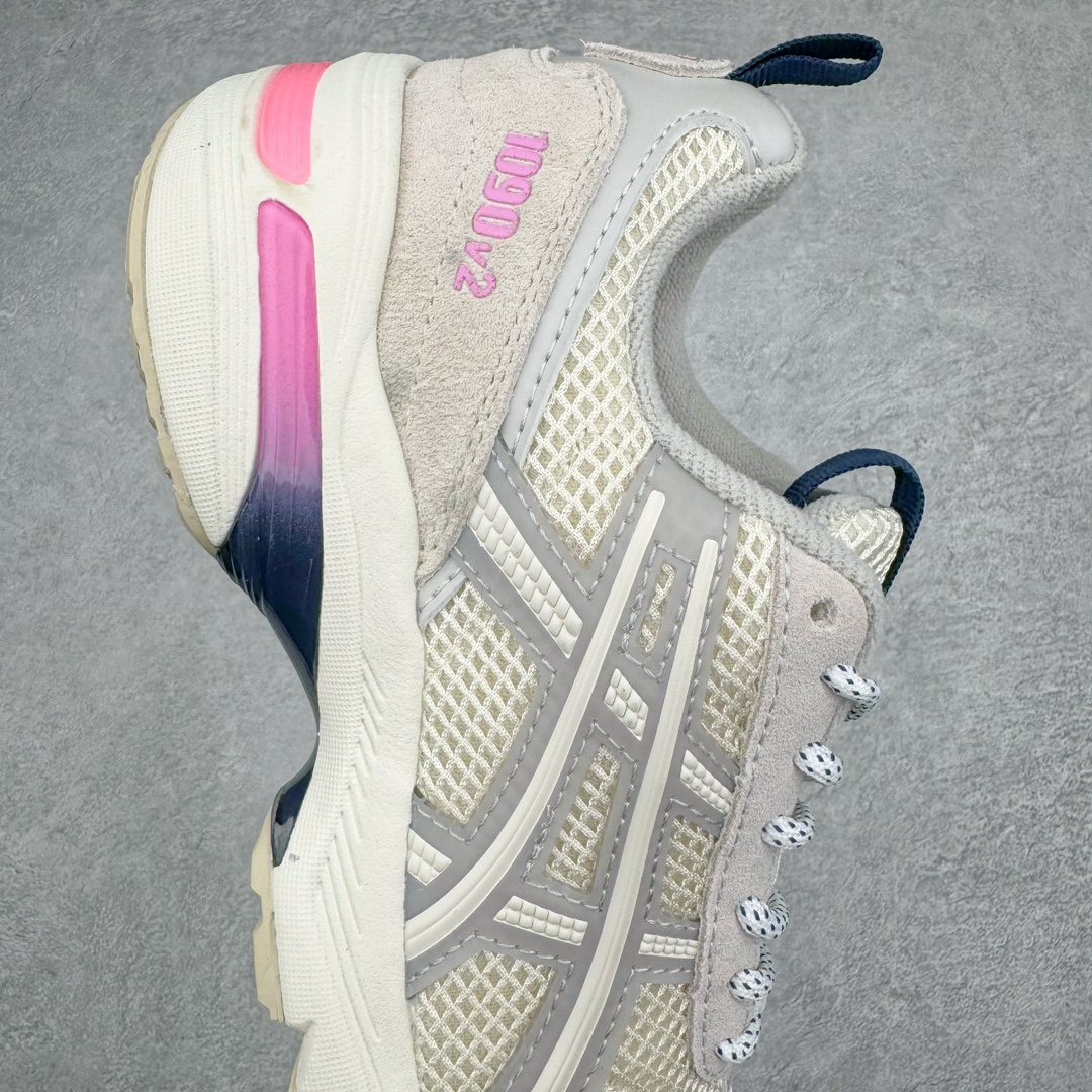 图片[6]-＃福利特价 ASICS Tiger GEL-1090V2 系列亚瑟士低帮户外风休闲运动跑步鞋 早在 2019 年 ASICS 就推出了流行的 2004 GEL-1090 的新版本 该产品因其复古外观和舒适的造型而被推向现代街头服饰 现在ASICS 以时下流行的运动美学改造鞋款 以对跑步者的新诠释打造全新 GEL-1090 v2 在新版本中 ASICS 专注于日常衣橱的采用 将优质绒面革和柔软皮革的毛绒组合拼凑在运动鞋的覆盖层上 以柔和的配色为重点，新运动鞋的改良美学为 2019 年发布的 GEL-1090 的金属色调提供了一种简约的选择 然而 它曾经受到运动员广泛喜爱的流线型轮廓在新型号中保持不变 将舒适性和多功能性保持在设计的核心 这款运动鞋还保留了网眼鞋身 确保透气性 圆形鞋带确保贴合 在原版的新进展中 该品牌使用 GEL 系列的最新技术开发更新了运动鞋的外观 简约之选 新运动鞋的改良美学 尺码：36 37 37.5 38 39 39.5 40 40.5 41.5 42 42.5 43.5 44 44.5 45-选品中心