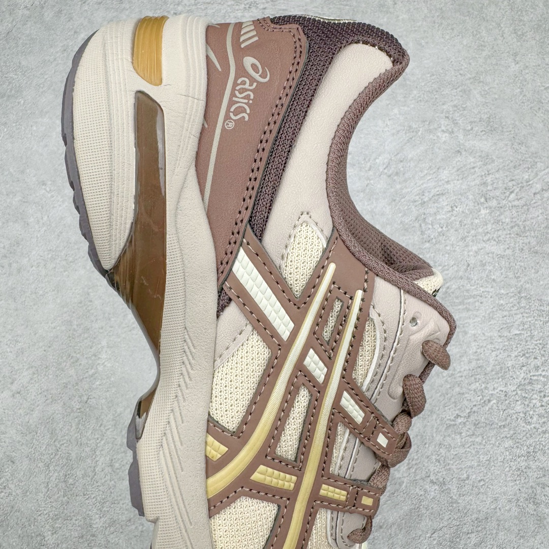 图片[6]-＃福利特价 ASICS Tiger GEL-1090V2 系列亚瑟士低帮户外风休闲运动跑步鞋 早在 2019 年 ASICS 就推出了流行的 2004 GEL-1090 的新版本 该产品因其复古外观和舒适的造型而被推向现代街头服饰 现在ASICS 以时下流行的运动美学改造鞋款 以对跑步者的新诠释打造全新 GEL-1090 v2 在新版本中 ASICS 专注于日常衣橱的采用 将优质绒面革和柔软皮革的毛绒组合拼凑在运动鞋的覆盖层上 以柔和的配色为重点，新运动鞋的改良美学为 2019 年发布的 GEL-1090 的金属色调提供了一种简约的选择 然而 它曾经受到运动员广泛喜爱的流线型轮廓在新型号中保持不变 将舒适性和多功能性保持在设计的核心 这款运动鞋还保留了网眼鞋身 确保透气性 圆形鞋带确保贴合 在原版的新进展中 该品牌使用 GEL 系列的最新技术开发更新了运动鞋的外观 简约之选 新运动鞋的改良美学 尺码：36 37 37.5 38 39 39.5 40 40.5 41.5 42 42.5 43.5 44 44.5 45-选品中心