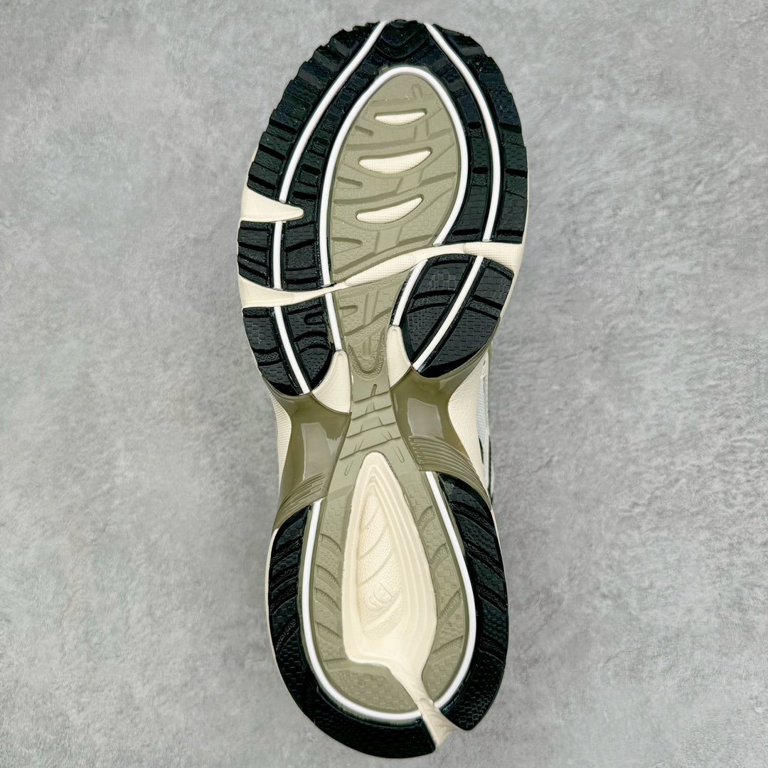 图片[9]-＃福利特价 ASICS Tiger GEL-1090V2 系列亚瑟士低帮户外风休闲运动跑步鞋 早在 2019 年 ASICS 就推出了流行的 2004 GEL-1090 的新版本 该产品因其复古外观和舒适的造型而被推向现代街头服饰 现在ASICS 以时下流行的运动美学改造鞋款 以对跑步者的新诠释打造全新 GEL-1090 v2 在新版本中 ASICS 专注于日常衣橱的采用 将优质绒面革和柔软皮革的毛绒组合拼凑在运动鞋的覆盖层上 以柔和的配色为重点，新运动鞋的改良美学为 2019 年发布的 GEL-1090 的金属色调提供了一种简约的选择 然而 它曾经受到运动员广泛喜爱的流线型轮廓在新型号中保持不变 将舒适性和多功能性保持在设计的核心 这款运动鞋还保留了网眼鞋身 确保透气性 圆形鞋带确保贴合 在原版的新进展中 该品牌使用 GEL 系列的最新技术开发更新了运动鞋的外观 简约之选 新运动鞋的改良美学 尺码：36 37 37.5 38 39 39.5 40 40.5 41.5 42 42.5 43.5 44 44.5 45-选品中心