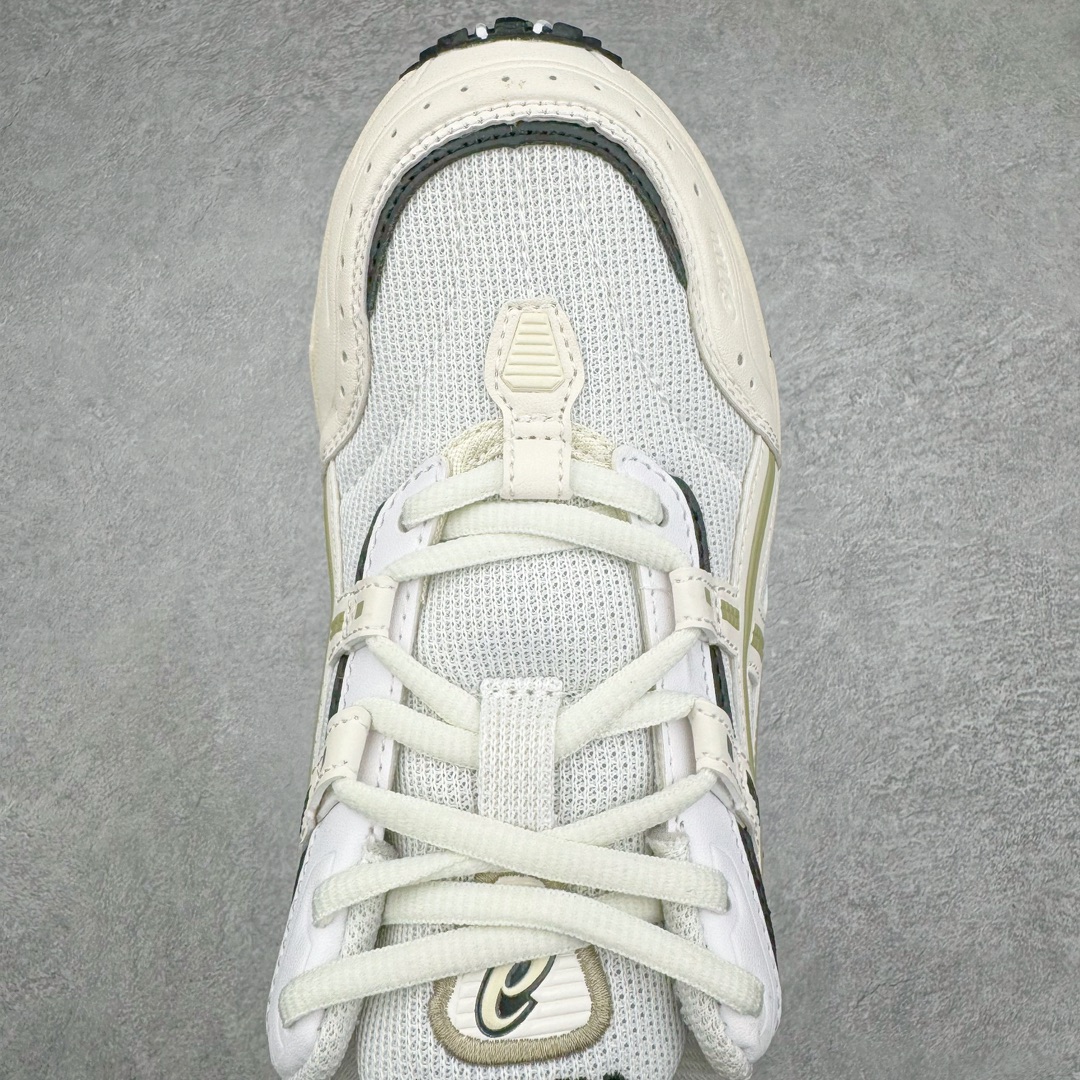 图片[4]-＃福利特价 ASICS Tiger GEL-1090V2 系列亚瑟士低帮户外风休闲运动跑步鞋 早在 2019 年 ASICS 就推出了流行的 2004 GEL-1090 的新版本 该产品因其复古外观和舒适的造型而被推向现代街头服饰 现在ASICS 以时下流行的运动美学改造鞋款 以对跑步者的新诠释打造全新 GEL-1090 v2 在新版本中 ASICS 专注于日常衣橱的采用 将优质绒面革和柔软皮革的毛绒组合拼凑在运动鞋的覆盖层上 以柔和的配色为重点，新运动鞋的改良美学为 2019 年发布的 GEL-1090 的金属色调提供了一种简约的选择 然而 它曾经受到运动员广泛喜爱的流线型轮廓在新型号中保持不变 将舒适性和多功能性保持在设计的核心 这款运动鞋还保留了网眼鞋身 确保透气性 圆形鞋带确保贴合 在原版的新进展中 该品牌使用 GEL 系列的最新技术开发更新了运动鞋的外观 简约之选 新运动鞋的改良美学 尺码：36 37 37.5 38 39 39.5 40 40.5 41.5 42 42.5 43.5 44 44.5 45-选品中心