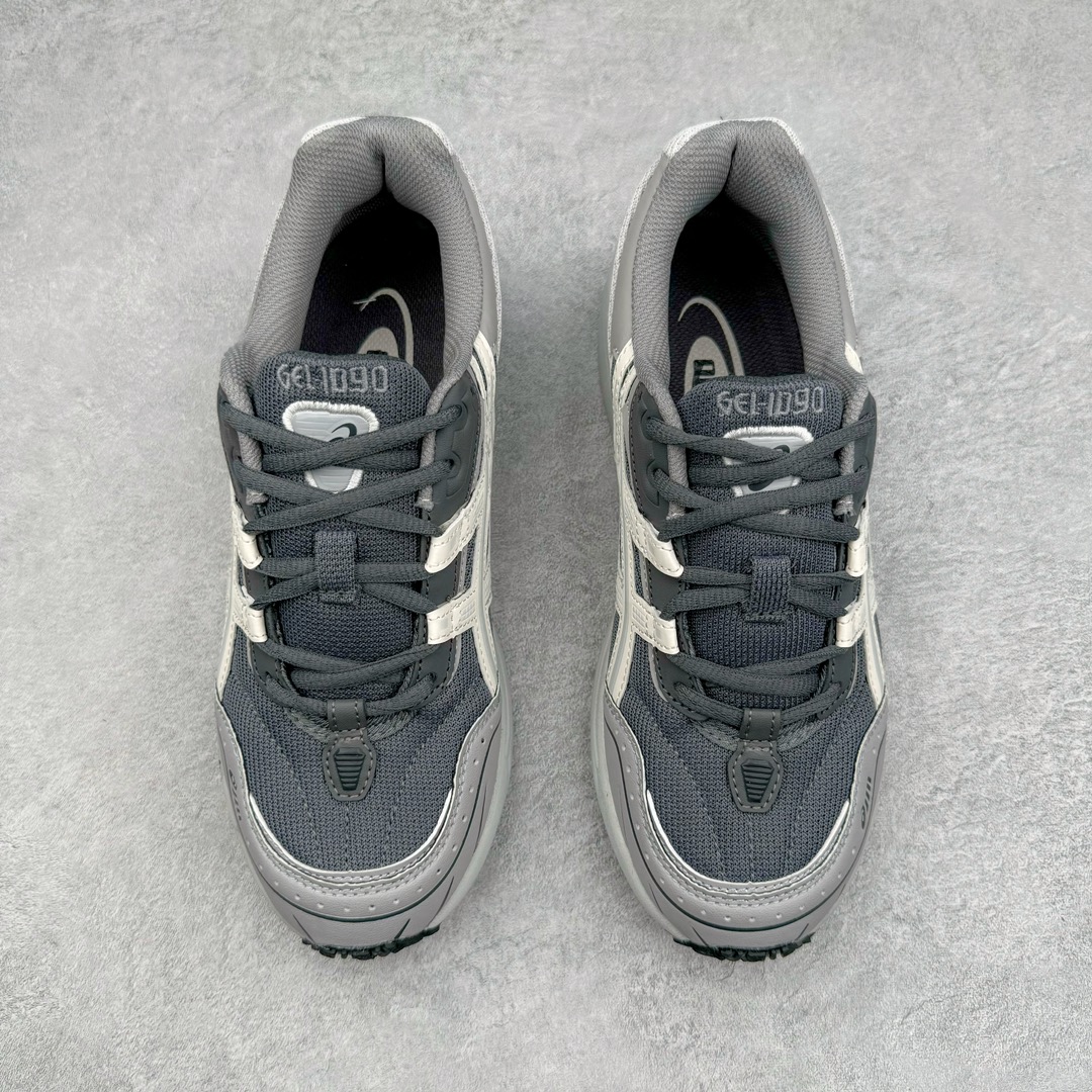 图片[2]-＃福利特价 ASICS Tiger GEL-1090V2 系列亚瑟士低帮户外风休闲运动跑步鞋 早在 2019 年 ASICS 就推出了流行的 2004 GEL-1090 的新版本 该产品因其复古外观和舒适的造型而被推向现代街头服饰 现在ASICS 以时下流行的运动美学改造鞋款 以对跑步者的新诠释打造全新 GEL-1090 v2 在新版本中 ASICS 专注于日常衣橱的采用 将优质绒面革和柔软皮革的毛绒组合拼凑在运动鞋的覆盖层上 以柔和的配色为重点，新运动鞋的改良美学为 2019 年发布的 GEL-1090 的金属色调提供了一种简约的选择 然而 它曾经受到运动员广泛喜爱的流线型轮廓在新型号中保持不变 将舒适性和多功能性保持在设计的核心 这款运动鞋还保留了网眼鞋身 确保透气性 圆形鞋带确保贴合 在原版的新进展中 该品牌使用 GEL 系列的最新技术开发更新了运动鞋的外观 简约之选 新运动鞋的改良美学 尺码：36 37 37.5 38 39 39.5 40 40.5 41.5 42 42.5 43.5 44 44.5 45-选品中心