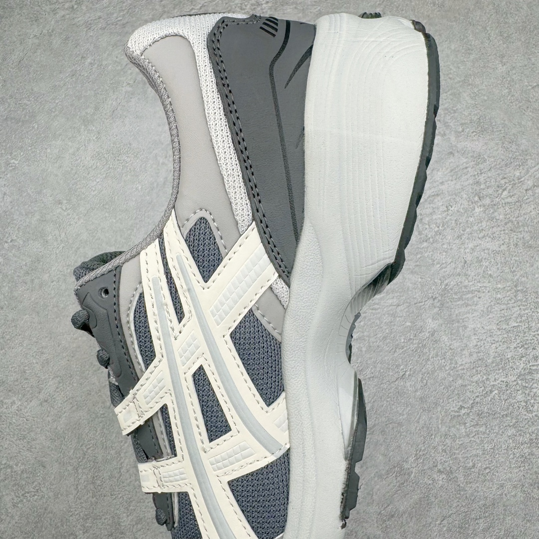 图片[7]-＃福利特价 ASICS Tiger GEL-1090V2 系列亚瑟士低帮户外风休闲运动跑步鞋 早在 2019 年 ASICS 就推出了流行的 2004 GEL-1090 的新版本 该产品因其复古外观和舒适的造型而被推向现代街头服饰 现在ASICS 以时下流行的运动美学改造鞋款 以对跑步者的新诠释打造全新 GEL-1090 v2 在新版本中 ASICS 专注于日常衣橱的采用 将优质绒面革和柔软皮革的毛绒组合拼凑在运动鞋的覆盖层上 以柔和的配色为重点，新运动鞋的改良美学为 2019 年发布的 GEL-1090 的金属色调提供了一种简约的选择 然而 它曾经受到运动员广泛喜爱的流线型轮廓在新型号中保持不变 将舒适性和多功能性保持在设计的核心 这款运动鞋还保留了网眼鞋身 确保透气性 圆形鞋带确保贴合 在原版的新进展中 该品牌使用 GEL 系列的最新技术开发更新了运动鞋的外观 简约之选 新运动鞋的改良美学 尺码：36 37 37.5 38 39 39.5 40 40.5 41.5 42 42.5 43.5 44 44.5 45-选品中心