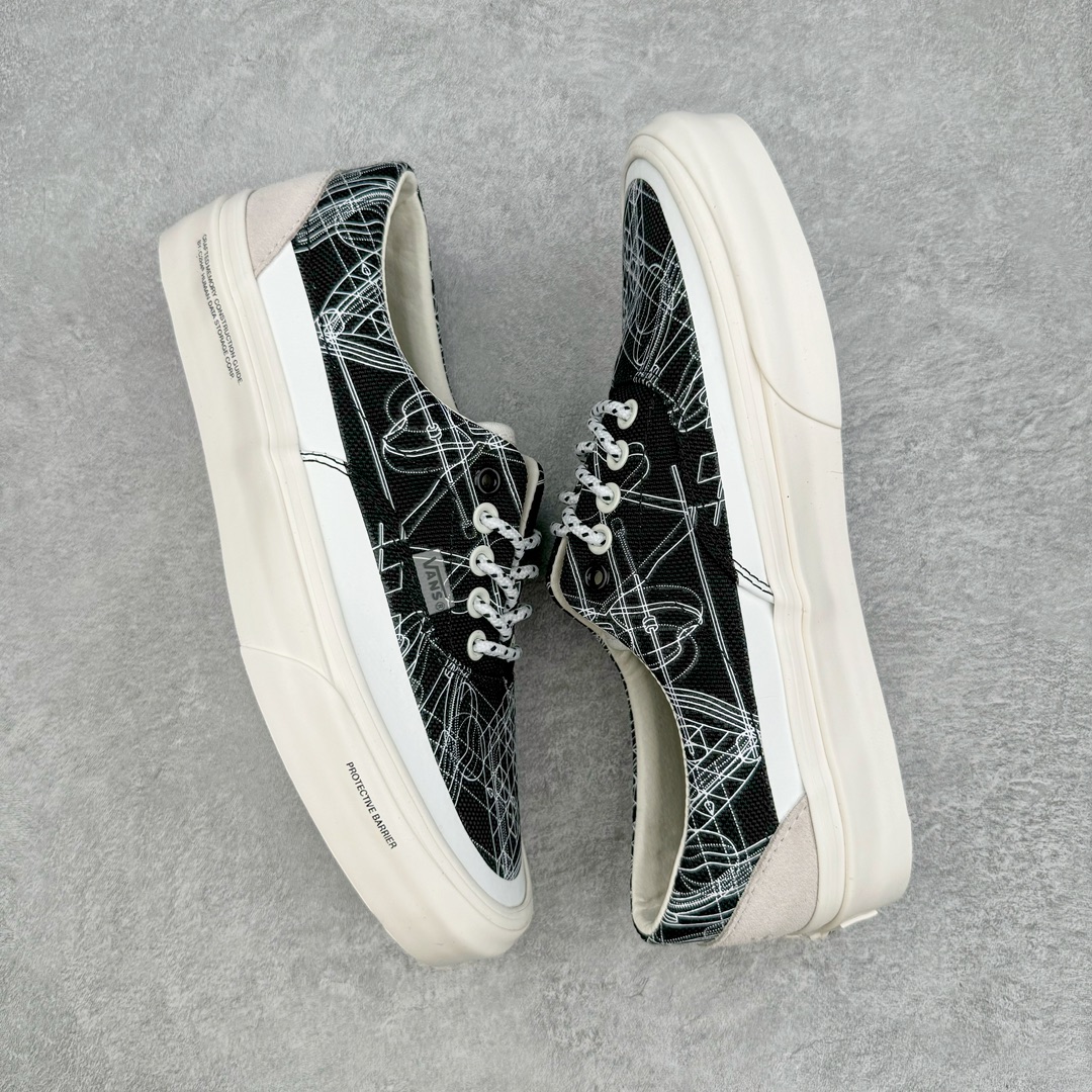 图片[3]-零售💰200 C2H4 x Vans 联名款 黑白涂鸦nC2H4 x Vans \”Virtual Reality Alpha\” Era 的设计更能体现这次的科幻电影主题，以往从未在 Vans 鞋履上出现过的黑色粗尼龙面料构成了鞋款全身，鞋面上的原创几何图案被称为 \”Matrix of Consciousness\”，鞋舌、鞋带、后跟以及大底包边白色呈现，大底包边上印有文字： \”CRAFTED MEMORY CONSTRUCTION GUIDE. BY C2H4® HUMAN DATA STORAGE CORP.\”满满的设计体验  货号：VN0A5EFN626 尺码：35 36 36.5 37 38 38.5 39 40 40.5 41 42 42.5 43 44 编码：by2936000-运动鞋