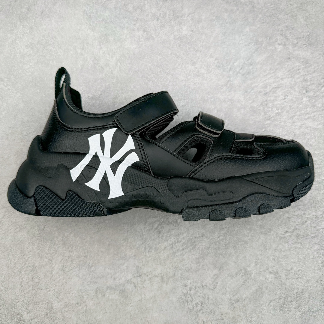 零售💰240 ＃DG纯原 New York Yankees x MLB Big Ball Chunky Mask Sandal 系列厚底老爹风魔术贴镂空休闲运动慢凉鞋 Korea韩国联名NY美国榄球纽约洋基队限定 韩国代购专供 全套原楦原纸板原厂数据开发 正确中底拉帮中底网布细节 平台代购专供 左脚内置芯片 韩国代购吊牌标贴 独家一比一RB+MD组合大底 高频后跟小人Logo精准对位立体饱满 正确网布加超迁鞋面 转印中底走线紧密 转印Logo工艺表层防刮不掉色 Size：35 36 36.5 37.5 38 38.5 39 40 40.5 41 42 42.5 43 44 45 编码：by2936040-运动鞋