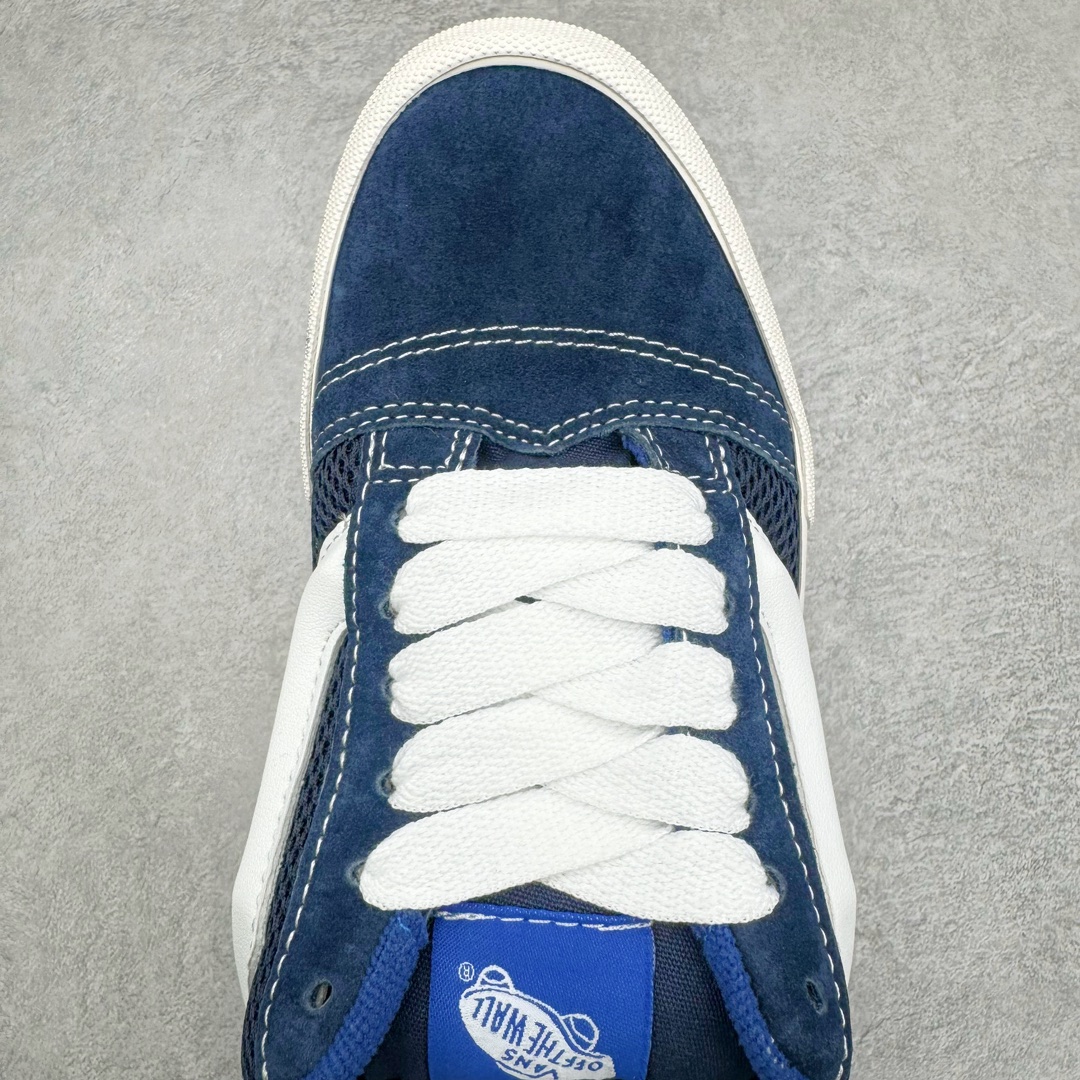 图片[3]-零售💰200 Vans Classics Knu Skool 范斯新款 新配色面包鞋 超火的土豆鞋 复古经典 鞋头放大、包边上移加厚、鞋舌加厚 Vans Classics 经典支线土豆鞋 Knu Skool 是完美的平替版 是大众争相追捧的 “面包鞋”工艺：硫化1:1（重量1:1、真标、原钢印、材质标、鞋型标、合格证）尺码：35 36 36.5 37 38 38.5 39 40 40.5 41 42 42.5 43 44 编码：by2936000-运动鞋