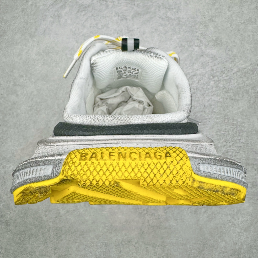 图片[8]-零售💰400 ＃XA纯原 BALENCIAGA 3XL Sneakers 巴黎世家十代网布系带低帮走秀复古老爹鞋 全套原纸板楦头开发 最原汁原味的灵魂版型 全鞋荧光划线卡点 胶水把控整洁度追求极致完美 每一双都是工艺品 多重QC质检 超越公司货的品控标准 实实在在的免检产品 原盒原配 正确字体电绣 粗细、位置、大小正确 侧边TPU 透气孔匹配意产原版 正确分离大底 TPU软底 原版一致大底LOGO 立体感十足 原厂皮料水洗做旧 采购原厂网纱 不含皮革 网布材料和聚氨酯 磨损效果 鞋头边缘和后帮 Balenciaga 徽标 鞋面和后跟凸印尺码 鞋舌 3XL 橡胶品牌标识和反光细节 鞋帮拉袢和鞋舌拉祥 配反光细节 备用鞋带在鞋履前侧 可在穿着前取下 便于不同造型搭配 正常尺码 尺码：35 36 37 38 39 40 41 42 43 44 45 46 编码：by4936000-运动鞋