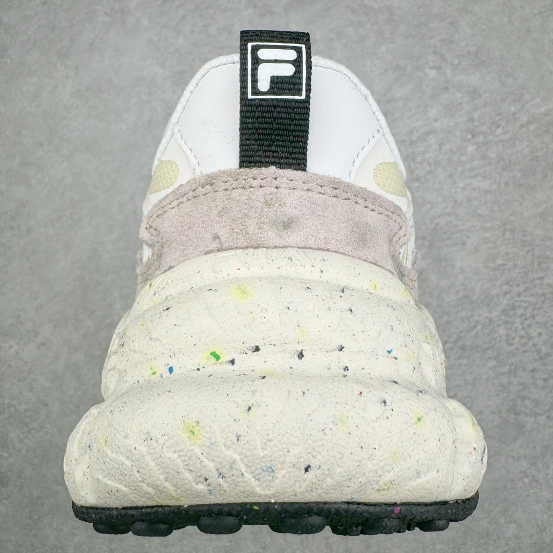 图片[8]-FILA FUSION Fluid 斐乐摩登潮牌防滑耐磨轻便运动鞋 FUSION 系列传承了 FILA 的百年基因，融入年轻运动及潮流文化，成为引领变革、创新突破的一代。以“1+N” 的跨界合作模式重现经典的同时创造经典。带来最出其不意的跨界合作惊喜。同时，FILAFUSION把FILA 的 DNA 融入到定制体验里，你可以随心制造厲于你的产品。FILA FUSION 的鞋家族涵盖了老爹鞋、跑步鞋、网球鞋、季节款。风格复古新潮，满足了时尚人士出行及各类运动的搭配需求，成为当下年轻人筷拥的鞋类品牌之一。FILA FUSION 走进年轻人的世界，通过年轻人运动，街舞，滑板，篮球，展现 FILA FUSION 的潮流态度和年轻文化。FILA FUSION 认为末来属于引领变革、创新突破的年轻一代，让我们一起构成 FILA 未来的蓝图吧！尺码：35.5 36 36.5 37.5 38 38.5 39 40 40.5 41 42 42.5 43 44 44.5 45 45.5-选品中心