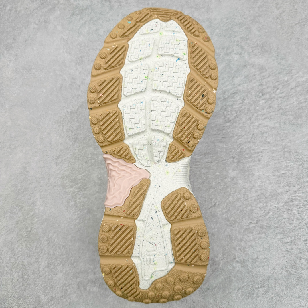 图片[9]-FILA FUSION Fluid 斐乐摩登潮牌防滑耐磨轻便运动鞋 FUSION 系列传承了 FILA 的百年基因，融入年轻运动及潮流文化，成为引领变革、创新突破的一代。以“1+N” 的跨界合作模式重现经典的同时创造经典。带来最出其不意的跨界合作惊喜。同时，FILAFUSION把FILA 的 DNA 融入到定制体验里，你可以随心制造厲于你的产品。FILA FUSION 的鞋家族涵盖了老爹鞋、跑步鞋、网球鞋、季节款。风格复古新潮，满足了时尚人士出行及各类运动的搭配需求，成为当下年轻人筷拥的鞋类品牌之一。FILA FUSION 走进年轻人的世界，通过年轻人运动，街舞，滑板，篮球，展现 FILA FUSION 的潮流态度和年轻文化。FILA FUSION 认为末来属于引领变革、创新突破的年轻一代，让我们一起构成 FILA 未来的蓝图吧！尺码：35.5 36 36.5 37.5 38 38.5 39 40 40.5 41 42 42.5 43 44 44.5 45 45.5-选品中心