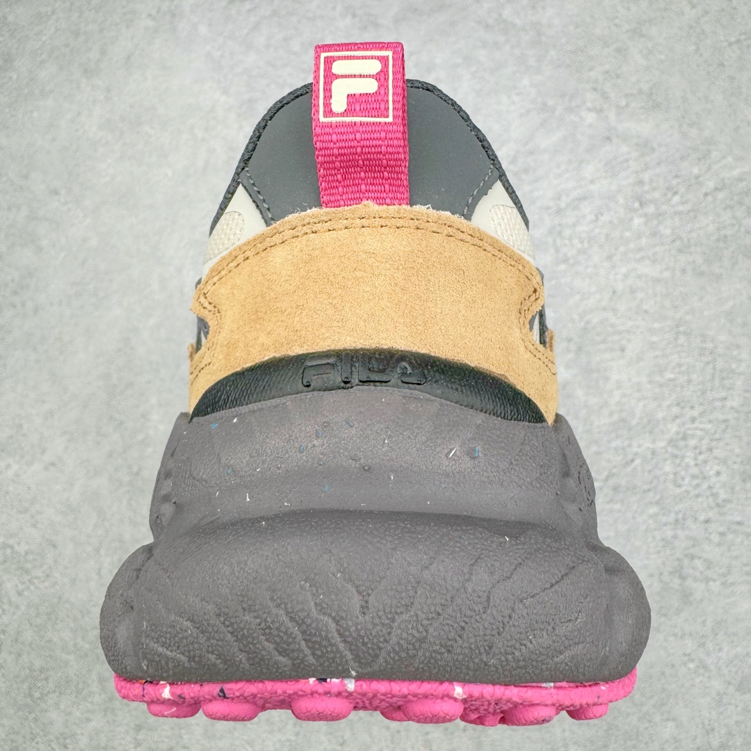 图片[8]-FILA FUSION Fluid 斐乐摩登潮牌防滑耐磨轻便运动鞋 FUSION 系列传承了 FILA 的百年基因，融入年轻运动及潮流文化，成为引领变革、创新突破的一代。以“1+N” 的跨界合作模式重现经典的同时创造经典。带来最出其不意的跨界合作惊喜。同时，FILAFUSION把FILA 的 DNA 融入到定制体验里，你可以随心制造厲于你的产品。FILA FUSION 的鞋家族涵盖了老爹鞋、跑步鞋、网球鞋、季节款。风格复古新潮，满足了时尚人士出行及各类运动的搭配需求，成为当下年轻人筷拥的鞋类品牌之一。FILA FUSION 走进年轻人的世界，通过年轻人运动，街舞，滑板，篮球，展现 FILA FUSION 的潮流态度和年轻文化。FILA FUSION 认为末来属于引领变革、创新突破的年轻一代，让我们一起构成 FILA 未来的蓝图吧！尺码：35.5 36 36.5 37.5 38 38.5 39 40 40.5 41 42 42.5 43 44 44.5 45 45.5-选品中心