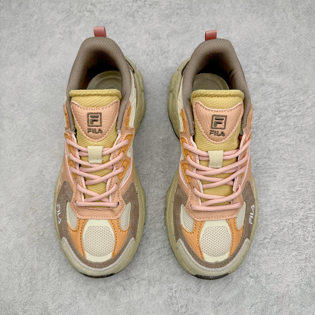 图片[2]-FILA FUSION Fluid 斐乐摩登潮牌防滑耐磨轻便运动鞋 FUSION 系列传承了 FILA 的百年基因，融入年轻运动及潮流文化，成为引领变革、创新突破的一代。以“1+N” 的跨界合作模式重现经典的同时创造经典。带来最出其不意的跨界合作惊喜。同时，FILAFUSION把FILA 的 DNA 融入到定制体验里，你可以随心制造厲于你的产品。FILA FUSION 的鞋家族涵盖了老爹鞋、跑步鞋、网球鞋、季节款。风格复古新潮，满足了时尚人士出行及各类运动的搭配需求，成为当下年轻人筷拥的鞋类品牌之一。FILA FUSION 走进年轻人的世界，通过年轻人运动，街舞，滑板，篮球，展现 FILA FUSION 的潮流态度和年轻文化。FILA FUSION 认为末来属于引领变革、创新突破的年轻一代，让我们一起构成 FILA 未来的蓝图吧！尺码：35.5 36 36.5 37.5 38 38.5 39 40 40.5 41 42 42.5 43 44 44.5 45 45.5-选品中心