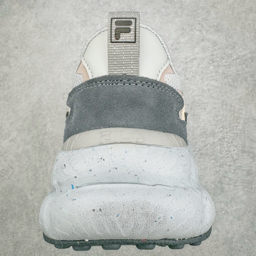 图片[8]-FILA FUSION Fluid 斐乐摩登潮牌防滑耐磨轻便运动鞋 FUSION 系列传承了 FILA 的百年基因，融入年轻运动及潮流文化，成为引领变革、创新突破的一代。以“1+N” 的跨界合作模式重现经典的同时创造经典。带来最出其不意的跨界合作惊喜。同时，FILAFUSION把FILA 的 DNA 融入到定制体验里，你可以随心制造厲于你的产品。FILA FUSION 的鞋家族涵盖了老爹鞋、跑步鞋、网球鞋、季节款。风格复古新潮，满足了时尚人士出行及各类运动的搭配需求，成为当下年轻人筷拥的鞋类品牌之一。FILA FUSION 走进年轻人的世界，通过年轻人运动，街舞，滑板，篮球，展现 FILA FUSION 的潮流态度和年轻文化。FILA FUSION 认为末来属于引领变革、创新突破的年轻一代，让我们一起构成 FILA 未来的蓝图吧！尺码：35.5 36 36.5 37.5 38 38.5 39 40 40.5 41 42 42.5 43 44 44.5 45 45.5-选品中心