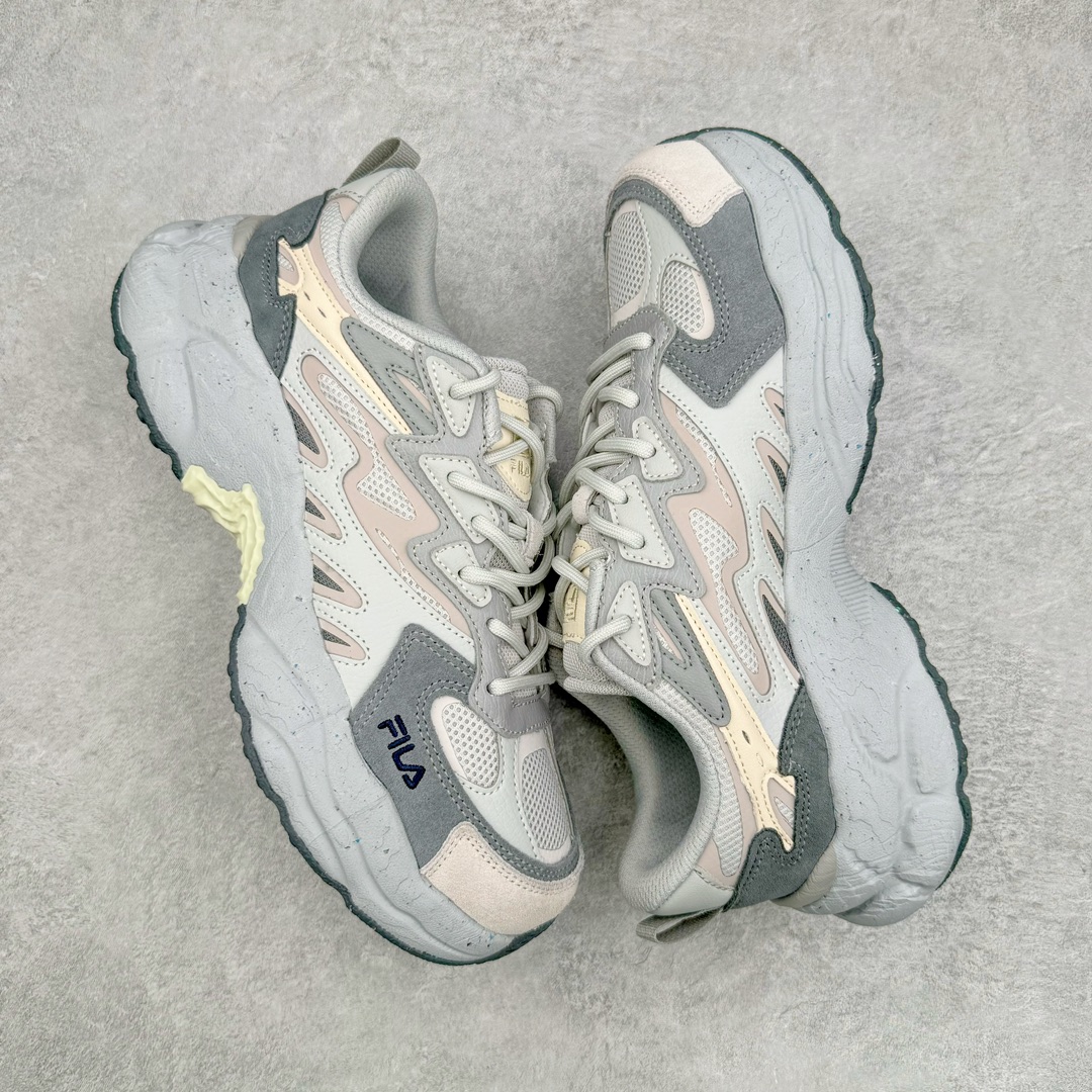 图片[3]-FILA FUSION Fluid 斐乐摩登潮牌防滑耐磨轻便运动鞋 FUSION 系列传承了 FILA 的百年基因，融入年轻运动及潮流文化，成为引领变革、创新突破的一代。以“1+N” 的跨界合作模式重现经典的同时创造经典。带来最出其不意的跨界合作惊喜。同时，FILAFUSION把FILA 的 DNA 融入到定制体验里，你可以随心制造厲于你的产品。FILA FUSION 的鞋家族涵盖了老爹鞋、跑步鞋、网球鞋、季节款。风格复古新潮，满足了时尚人士出行及各类运动的搭配需求，成为当下年轻人筷拥的鞋类品牌之一。FILA FUSION 走进年轻人的世界，通过年轻人运动，街舞，滑板，篮球，展现 FILA FUSION 的潮流态度和年轻文化。FILA FUSION 认为末来属于引领变革、创新突破的年轻一代，让我们一起构成 FILA 未来的蓝图吧！尺码：35.5 36 36.5 37.5 38 38.5 39 40 40.5 41 42 42.5 43 44 44.5 45 45.5-选品中心