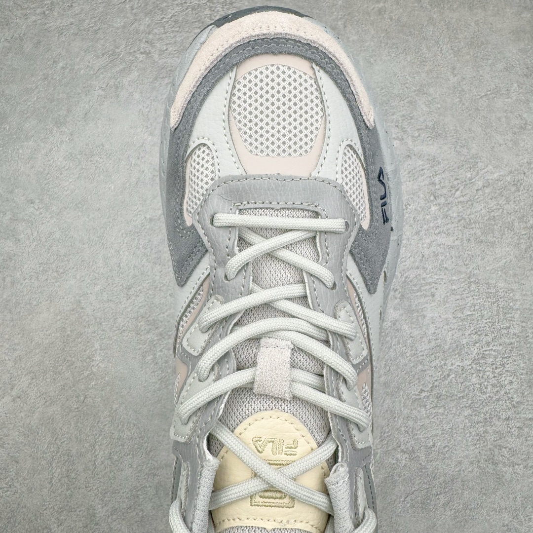 图片[4]-FILA FUSION Fluid 斐乐摩登潮牌防滑耐磨轻便运动鞋 FUSION 系列传承了 FILA 的百年基因，融入年轻运动及潮流文化，成为引领变革、创新突破的一代。以“1+N” 的跨界合作模式重现经典的同时创造经典。带来最出其不意的跨界合作惊喜。同时，FILAFUSION把FILA 的 DNA 融入到定制体验里，你可以随心制造厲于你的产品。FILA FUSION 的鞋家族涵盖了老爹鞋、跑步鞋、网球鞋、季节款。风格复古新潮，满足了时尚人士出行及各类运动的搭配需求，成为当下年轻人筷拥的鞋类品牌之一。FILA FUSION 走进年轻人的世界，通过年轻人运动，街舞，滑板，篮球，展现 FILA FUSION 的潮流态度和年轻文化。FILA FUSION 认为末来属于引领变革、创新突破的年轻一代，让我们一起构成 FILA 未来的蓝图吧！尺码：35.5 36 36.5 37.5 38 38.5 39 40 40.5 41 42 42.5 43 44 44.5 45 45.5-选品中心