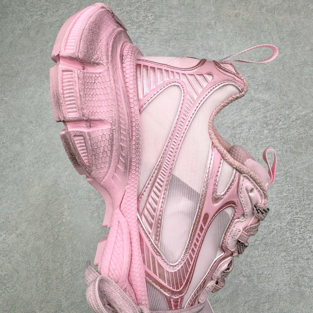 图片[6]-＃纯原 BALENCIAGA 3XL Sneakers 巴黎世家十代网布系带低帮走秀复古老爹鞋 全套原纸板楦头开发 最原汁原味的灵魂版型 全鞋荧光划线卡点 胶水把控整洁度追求极致完美 每一双都是工艺品 多重QC质检 超越公司货的品控标准 实实在在的免检产品 原盒原配 正确字体电绣 粗细、位置、大小正确 侧边TPU 透气孔匹配意产原版 正确分离大底 TPU软底 原版一致大底LOGO 立体感十足 原厂皮料水洗做旧 采购原厂网纱 不含皮革 网布材料和聚氨酯 磨损效果 鞋头边缘和后帮 Balenciaga 徽标 鞋面和后跟凸印尺码 鞋舌 3XL 橡胶品牌标识和反光细节 鞋帮拉袢和鞋舌拉祥 配反光细节 备用鞋带在鞋履前侧 可在穿着前取下 便于不同造型搭配 偏大一码 尺码：35 36 37 38 39 40 41 42 43 44 45 46-选品中心