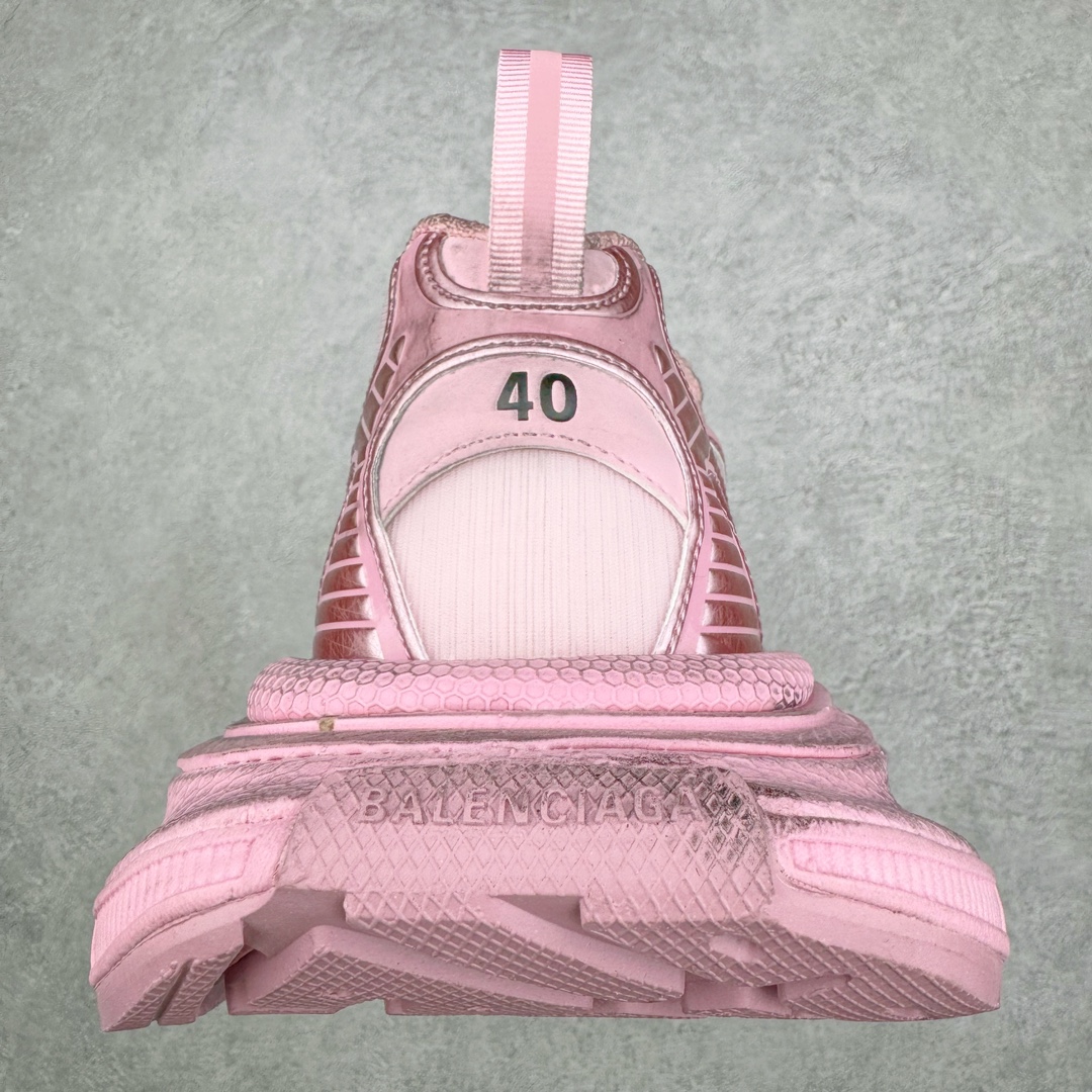 图片[8]-＃纯原 BALENCIAGA 3XL Sneakers 巴黎世家十代网布系带低帮走秀复古老爹鞋 全套原纸板楦头开发 最原汁原味的灵魂版型 全鞋荧光划线卡点 胶水把控整洁度追求极致完美 每一双都是工艺品 多重QC质检 超越公司货的品控标准 实实在在的免检产品 原盒原配 正确字体电绣 粗细、位置、大小正确 侧边TPU 透气孔匹配意产原版 正确分离大底 TPU软底 原版一致大底LOGO 立体感十足 原厂皮料水洗做旧 采购原厂网纱 不含皮革 网布材料和聚氨酯 磨损效果 鞋头边缘和后帮 Balenciaga 徽标 鞋面和后跟凸印尺码 鞋舌 3XL 橡胶品牌标识和反光细节 鞋帮拉袢和鞋舌拉祥 配反光细节 备用鞋带在鞋履前侧 可在穿着前取下 便于不同造型搭配 偏大一码 尺码：35 36 37 38 39 40 41 42 43 44 45 46-选品中心