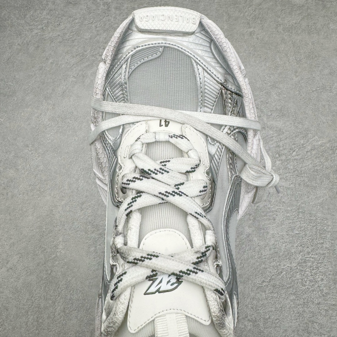 图片[4]-＃纯原 BALENCIAGA 3XL Sneakers 巴黎世家十代网布系带低帮走秀复古老爹鞋 全套原纸板楦头开发 最原汁原味的灵魂版型 全鞋荧光划线卡点 胶水把控整洁度追求极致完美 每一双都是工艺品 多重QC质检 超越公司货的品控标准 实实在在的免检产品 原盒原配 正确字体电绣 粗细、位置、大小正确 侧边TPU 透气孔匹配意产原版 正确分离大底 TPU软底 原版一致大底LOGO 立体感十足 原厂皮料水洗做旧 采购原厂网纱 不含皮革 网布材料和聚氨酯 磨损效果 鞋头边缘和后帮 Balenciaga 徽标 鞋面和后跟凸印尺码 鞋舌 3XL 橡胶品牌标识和反光细节 鞋帮拉袢和鞋舌拉祥 配反光细节 备用鞋带在鞋履前侧 可在穿着前取下 便于不同造型搭配 偏大一码 尺码：35 36 37 38 39 40 41 42 43 44 45 46-选品中心
